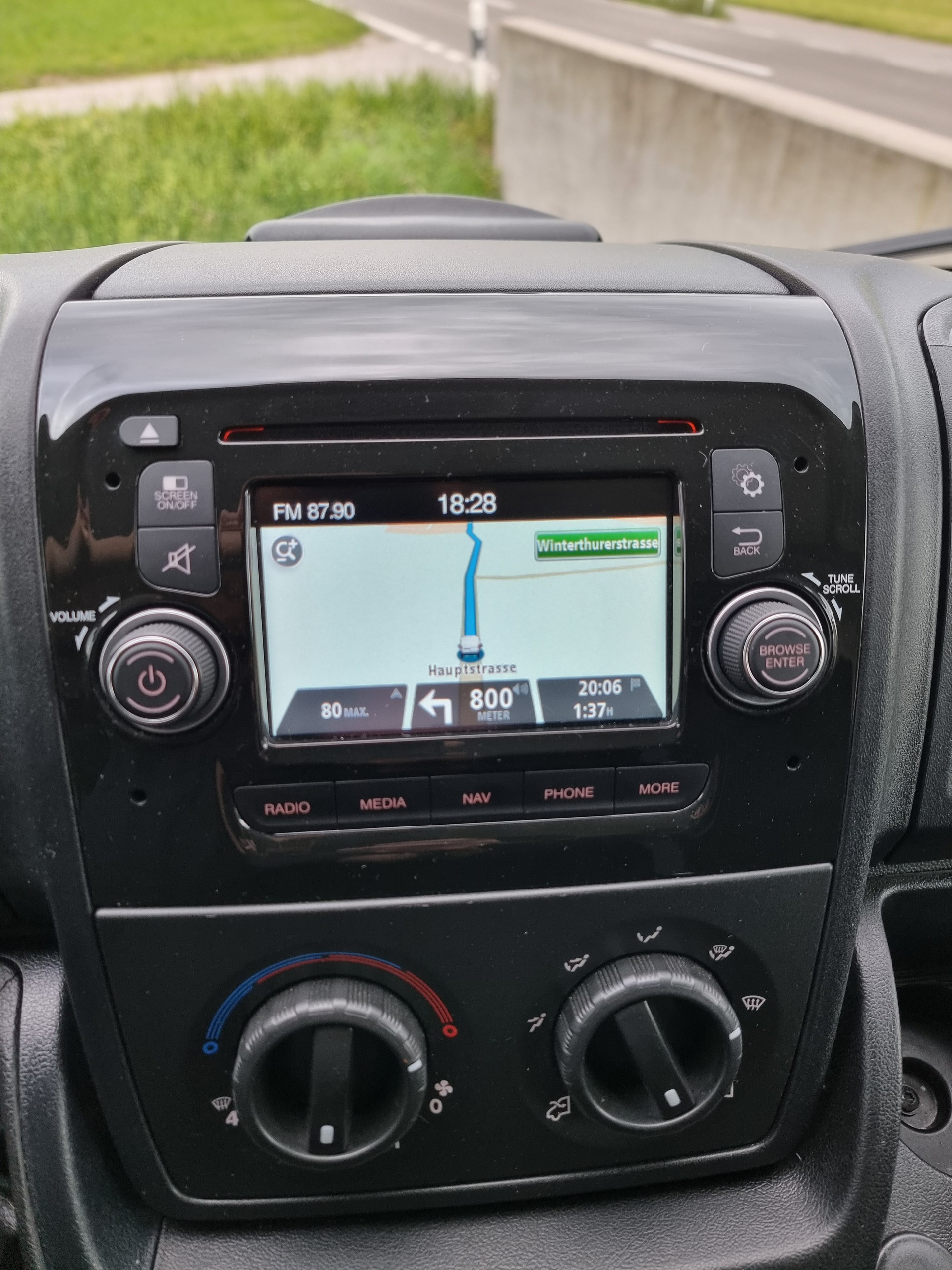 PEUGEOT Boxer 2.0 HDI 330 Allure s/s L1H1-image-4