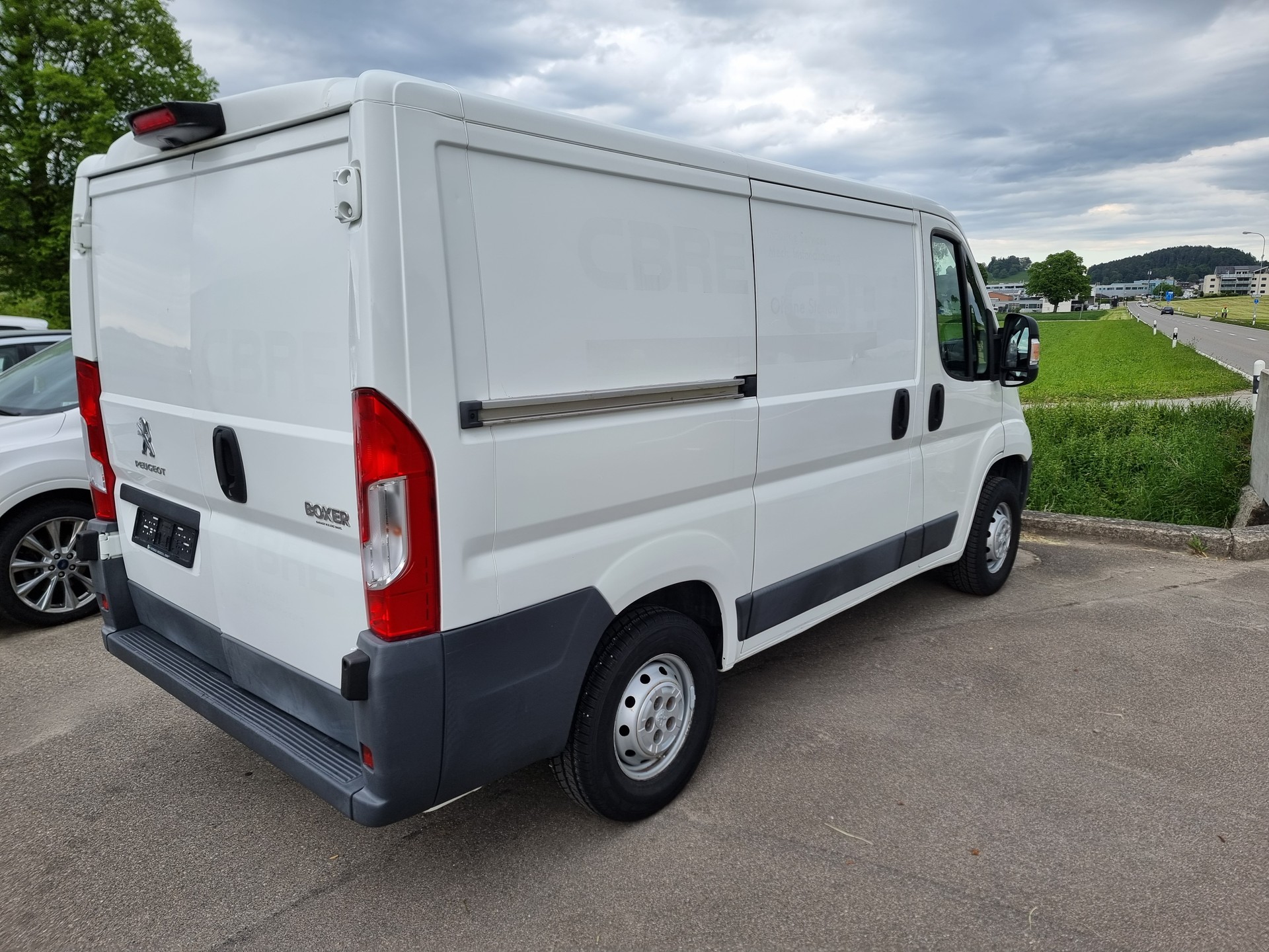 PEUGEOT Boxer 2.0 HDI 330 Allure s/s L1H1-image-11