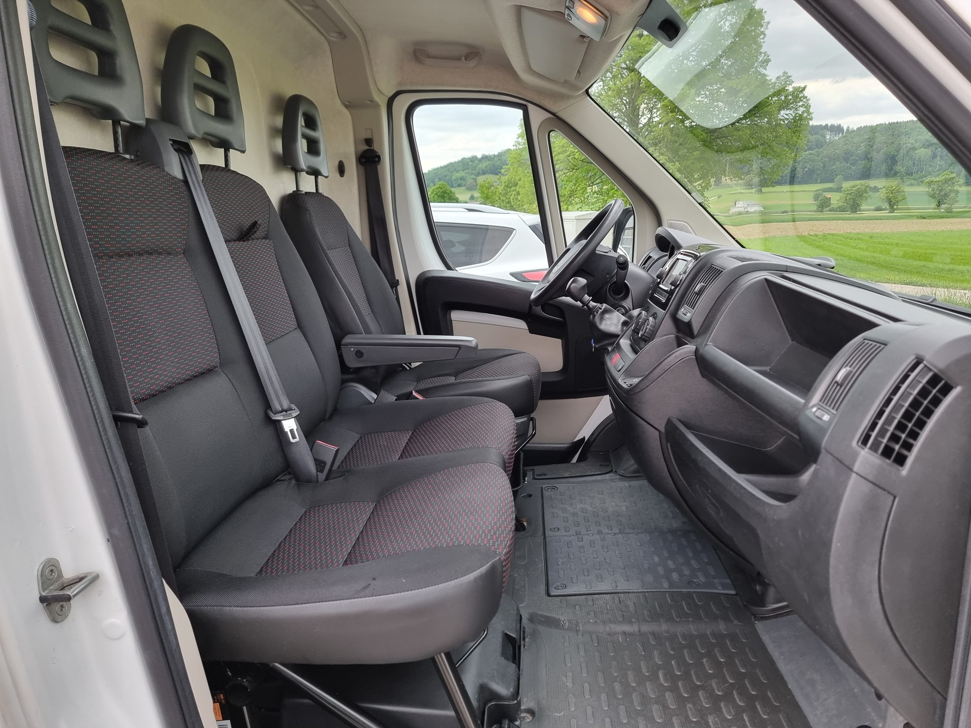 PEUGEOT Boxer 2.0 HDI 330 Allure s/s L1H1-image-7
