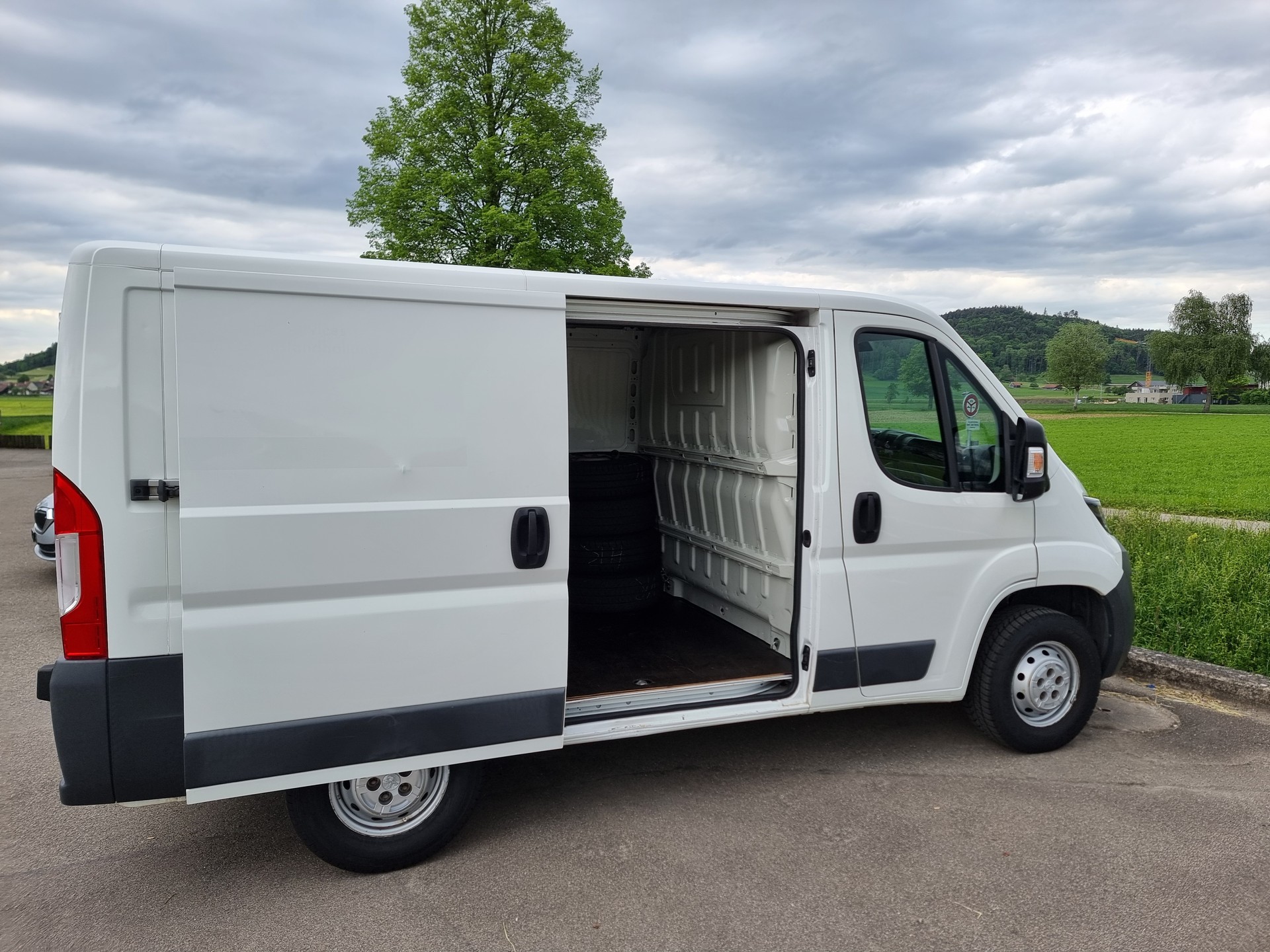 PEUGEOT Boxer 2.0 HDI 330 Allure s/s L1H1-image-8