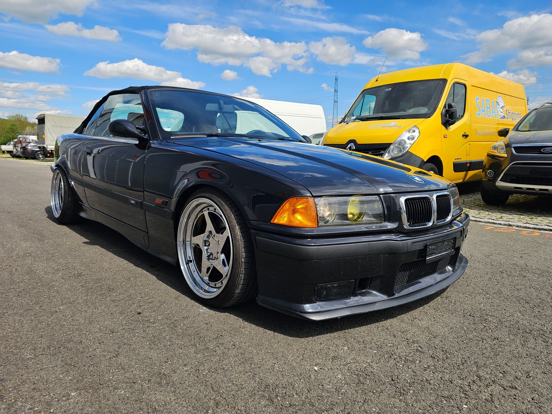BMW 320i M-Paket Cabrio-image-5