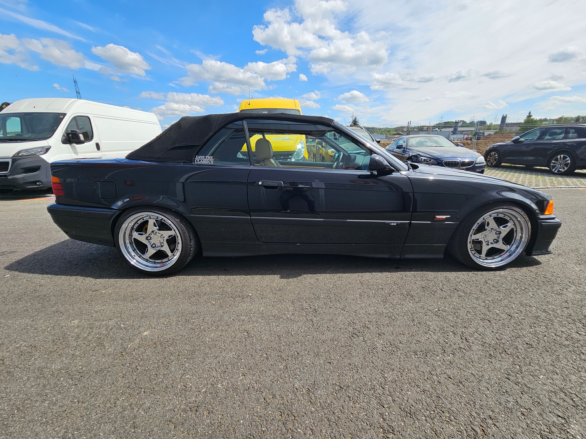 BMW 320i M-Paket Cabrio-image-4