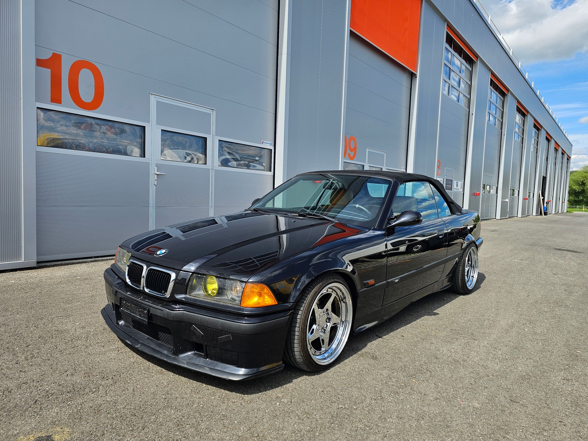 BMW 320i M-Paket Cabrio-image-0