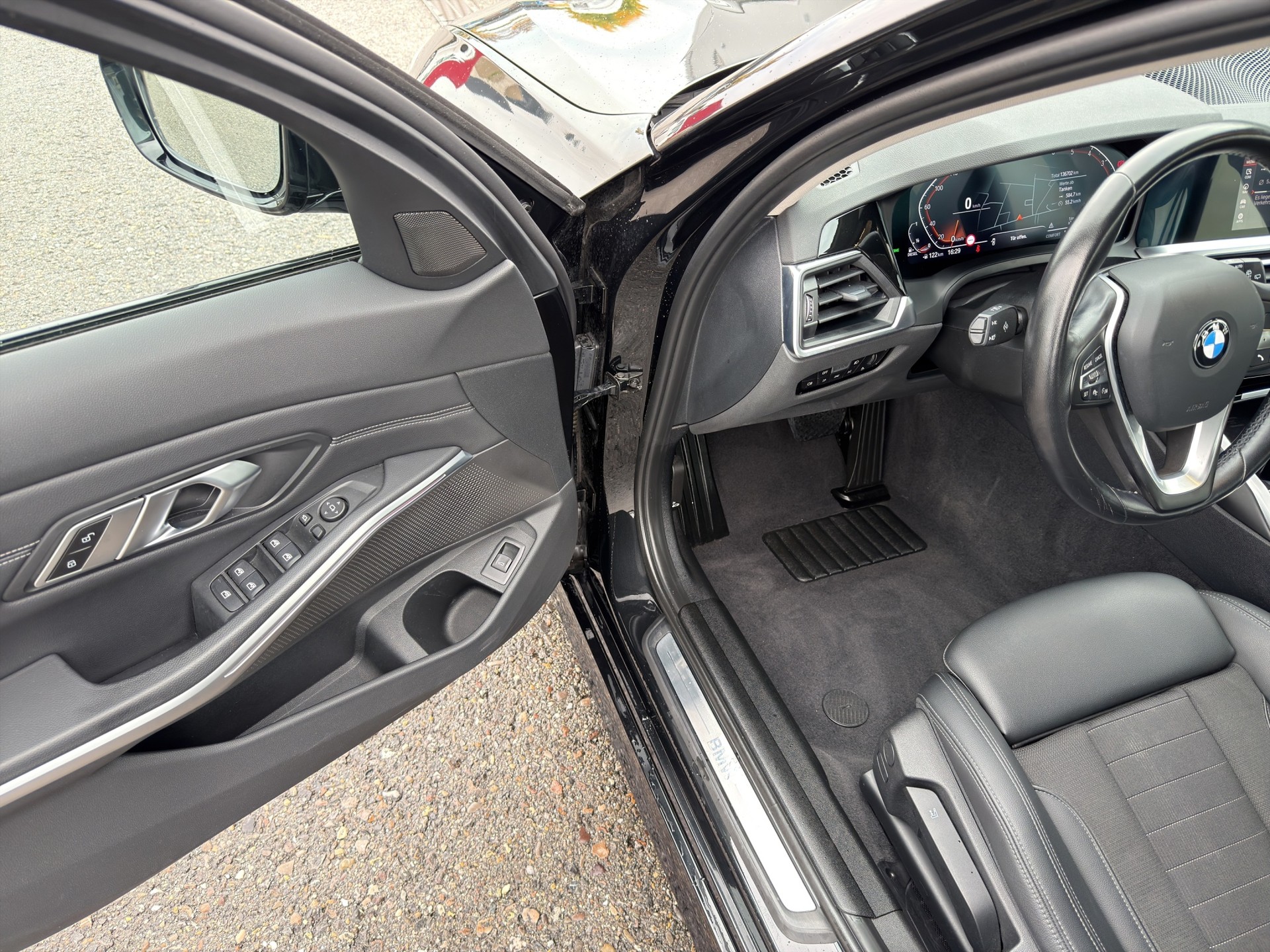 BMW 318d 48V Touring Sport Line Steptronic-image-17