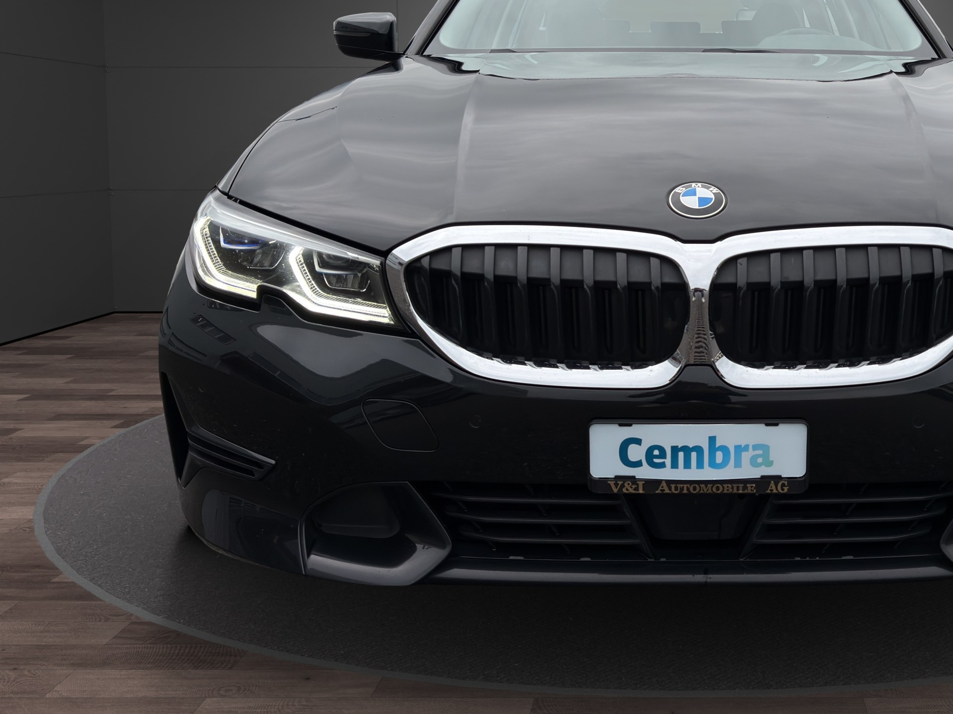 BMW 318d 48V Touring Sport Line Steptronic-image-8