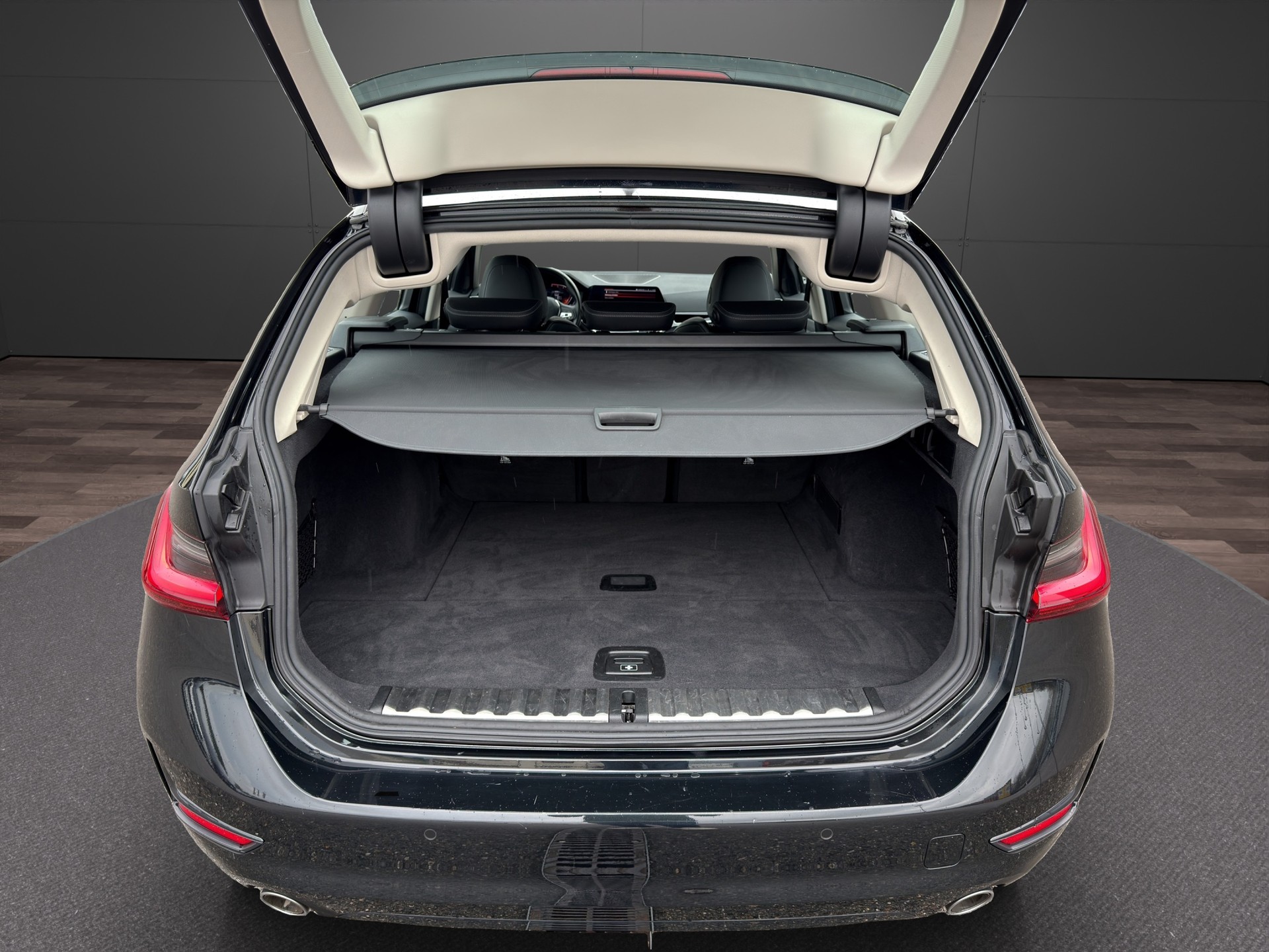 BMW 318d 48V Touring Sport Line Steptronic-image-22
