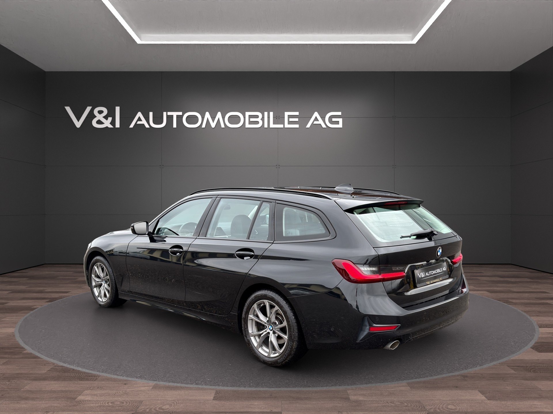 BMW 318d 48V Touring Sport Line Steptronic-image-3