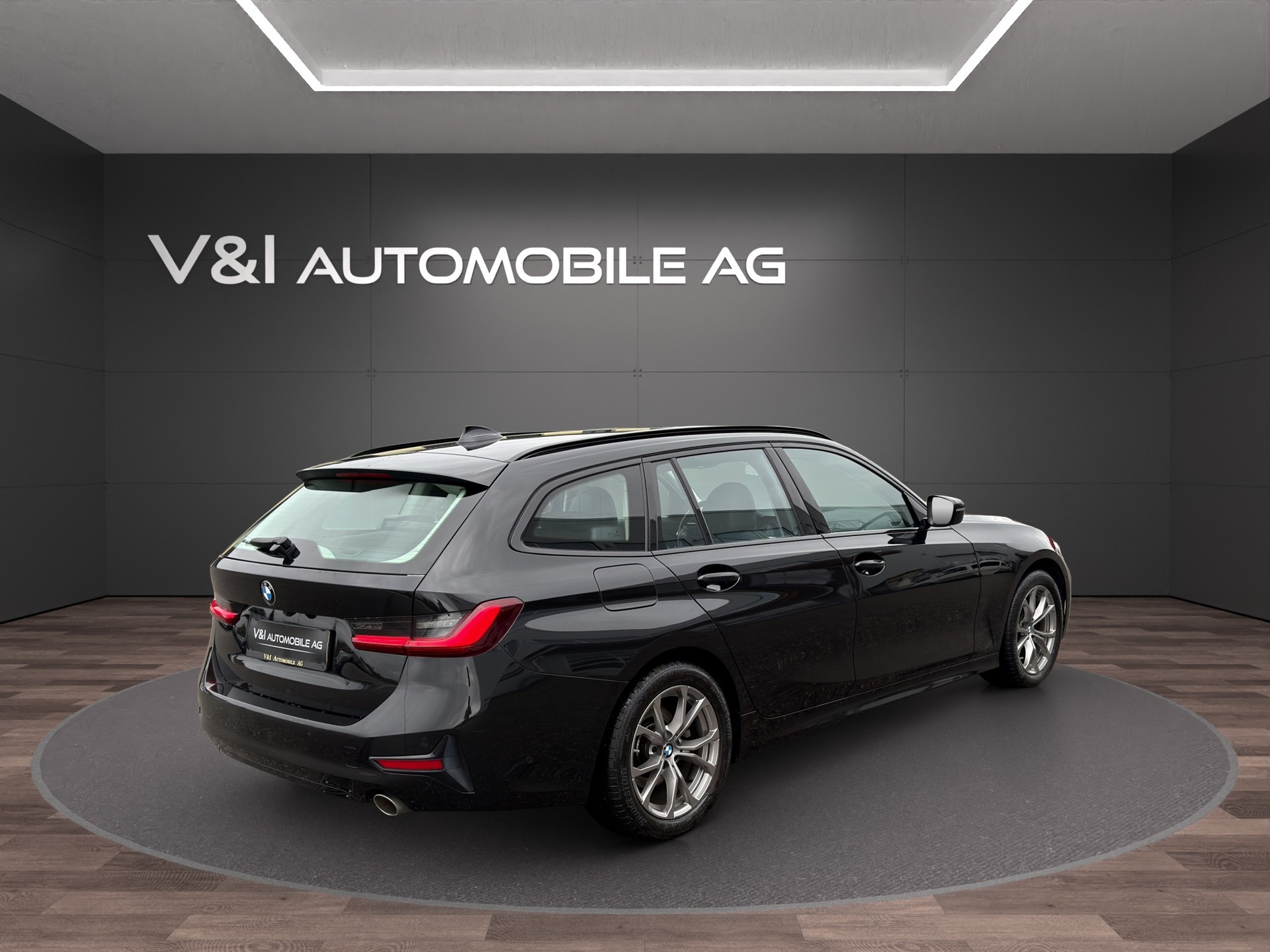 BMW 318d 48V Touring Sport Line Steptronic-image-4