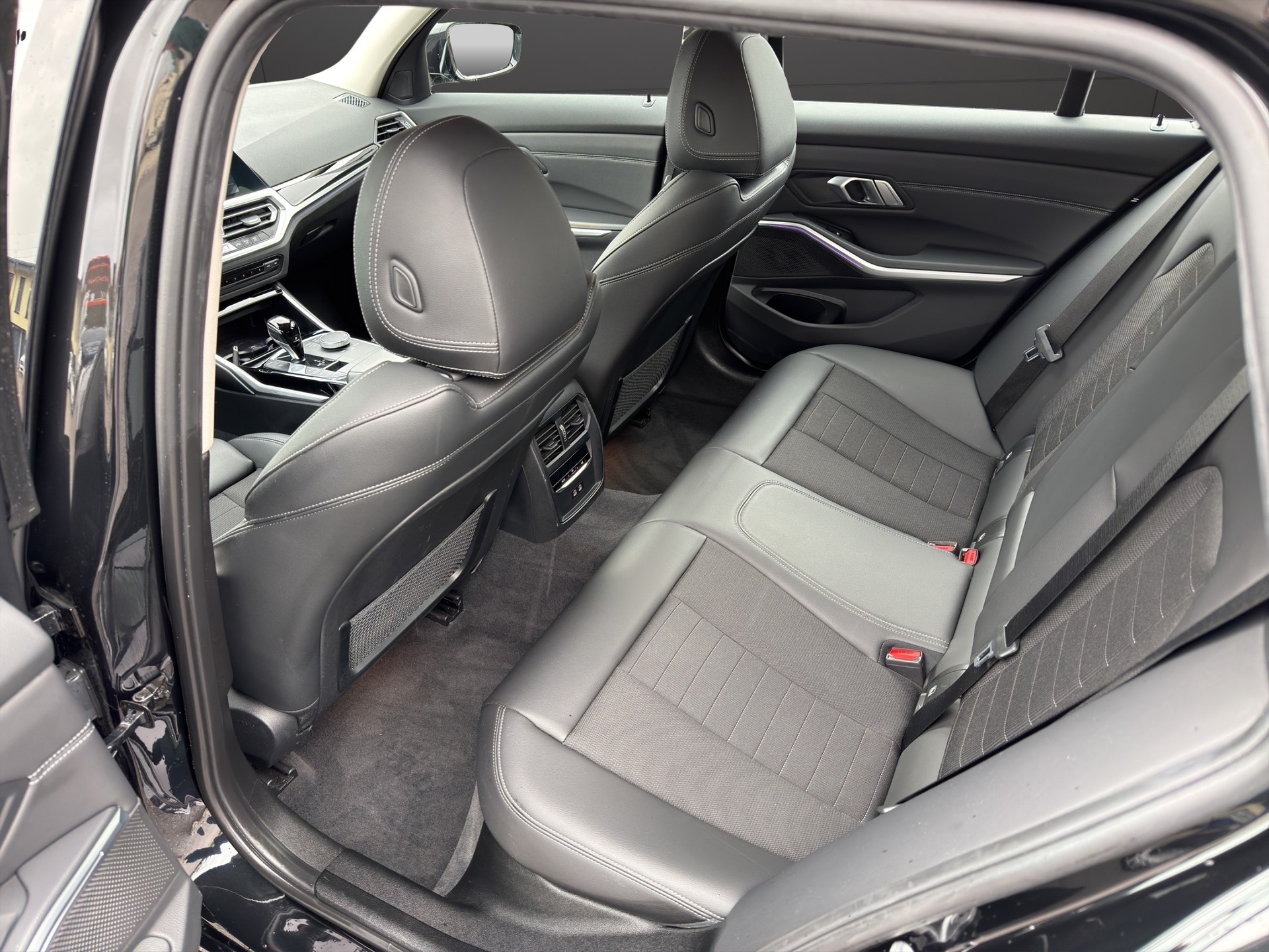BMW 318d 48V Touring Sport Line Steptronic-image-21