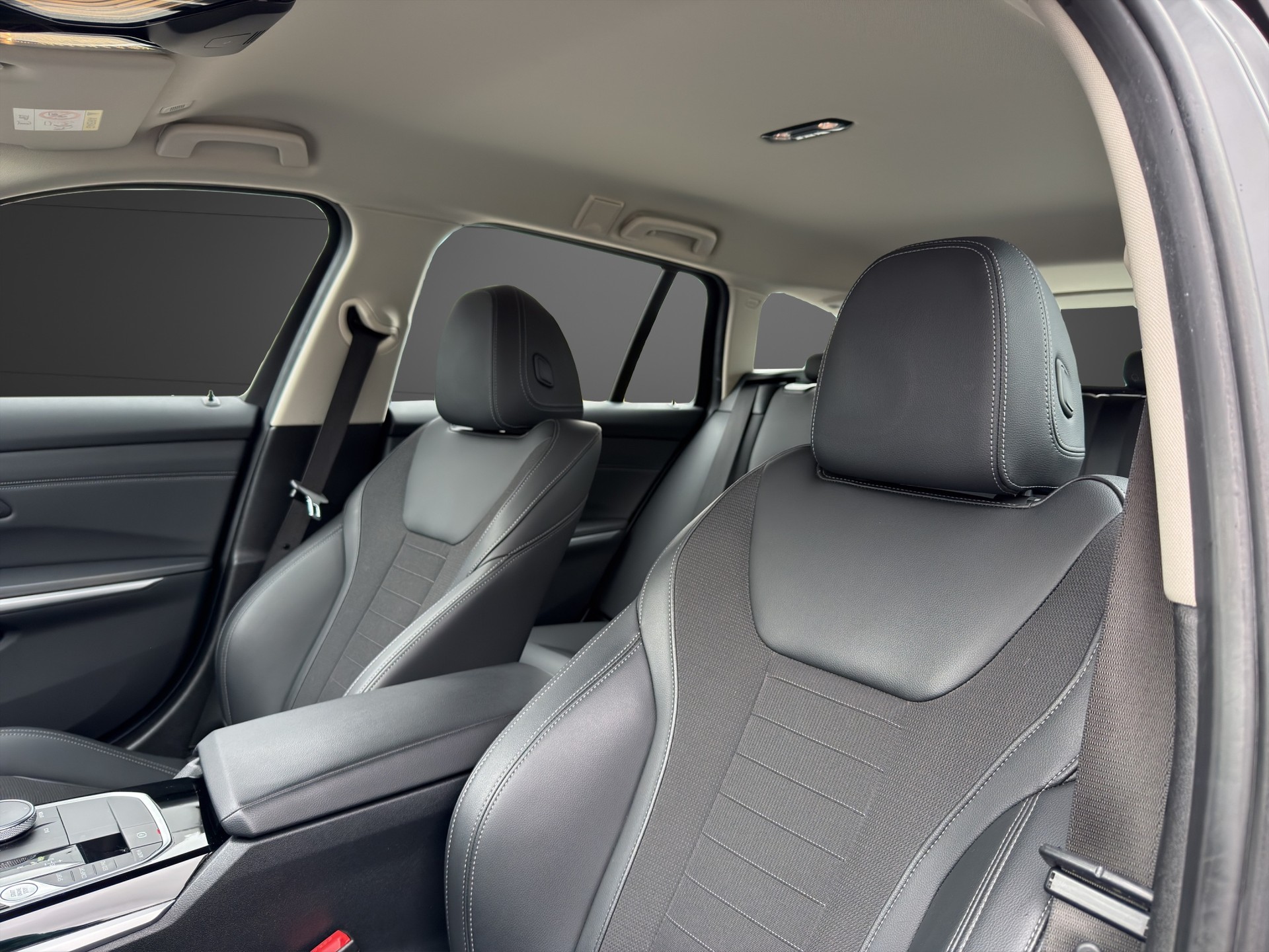 BMW 318d 48V Touring Sport Line Steptronic-image-19