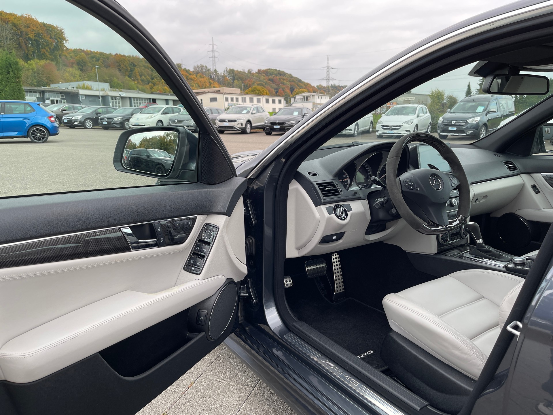MERCEDES-BENZ C 63 AMG Avantgarde 7G-Tronic-image-6