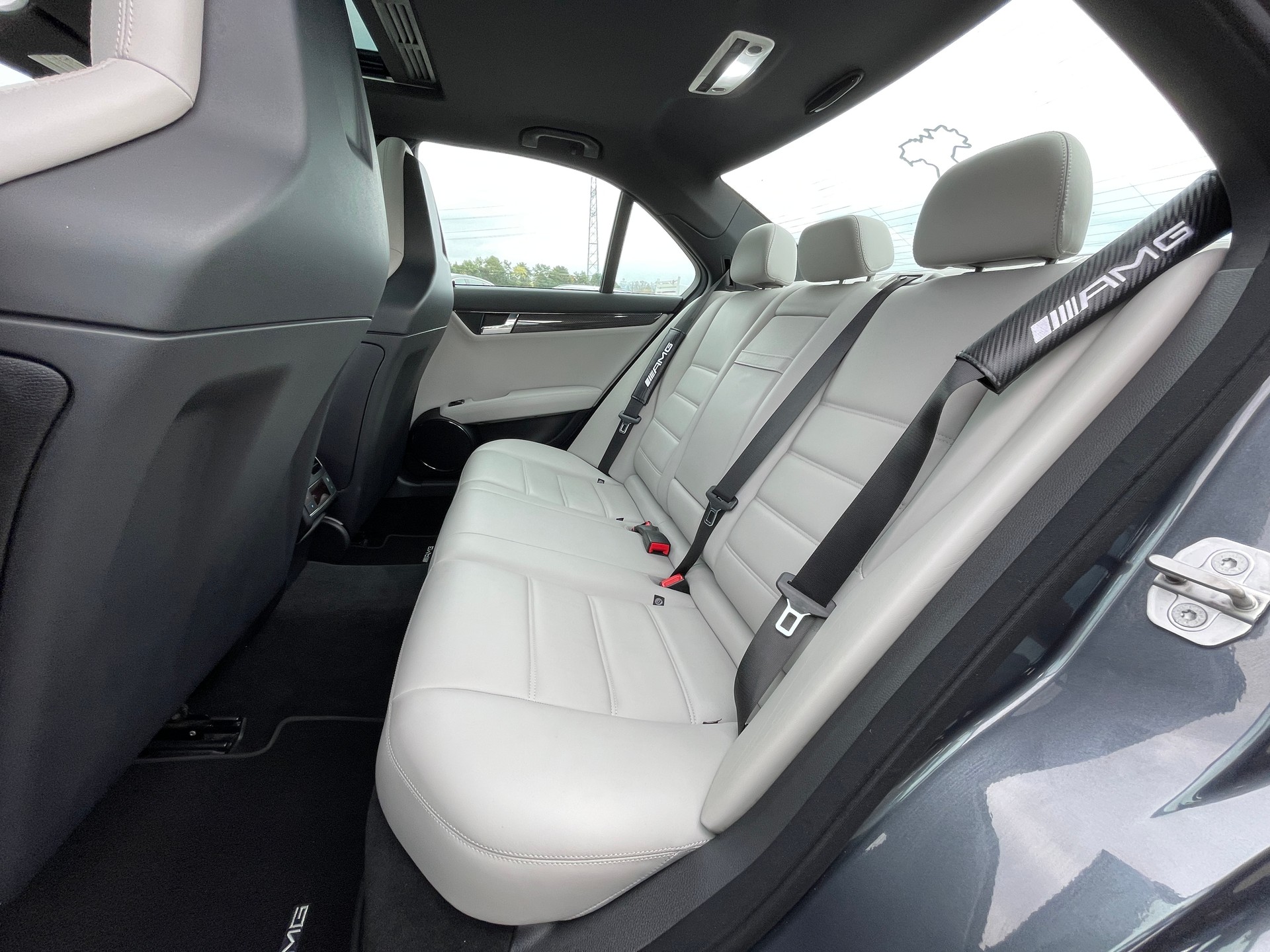 MERCEDES-BENZ C 63 AMG Avantgarde 7G-Tronic-image-11