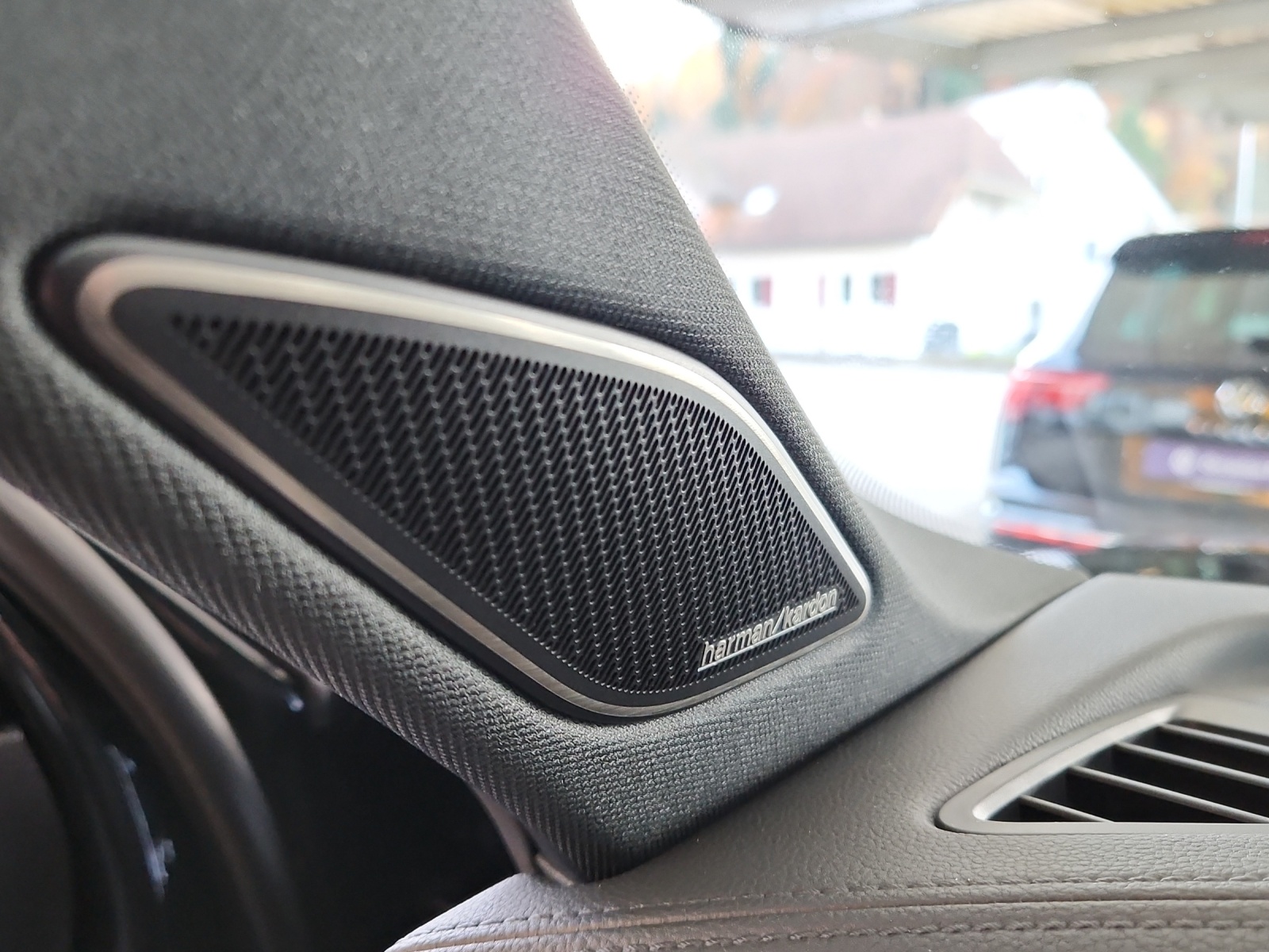 VW Tiguan 2.0 TSI DSG R-Line 4Motion-image-16