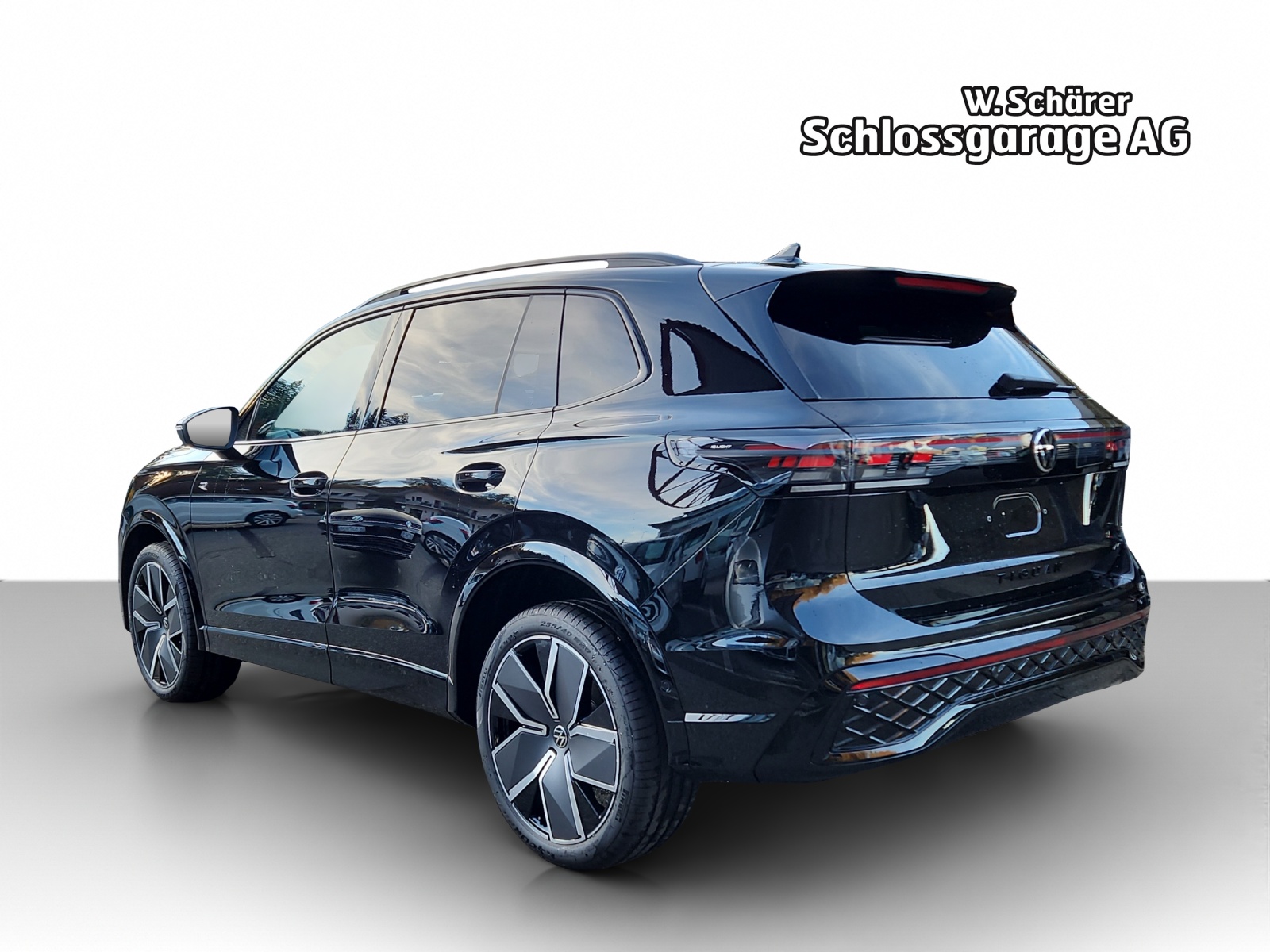 VW Tiguan 2.0 TSI DSG R-Line 4Motion-image-2