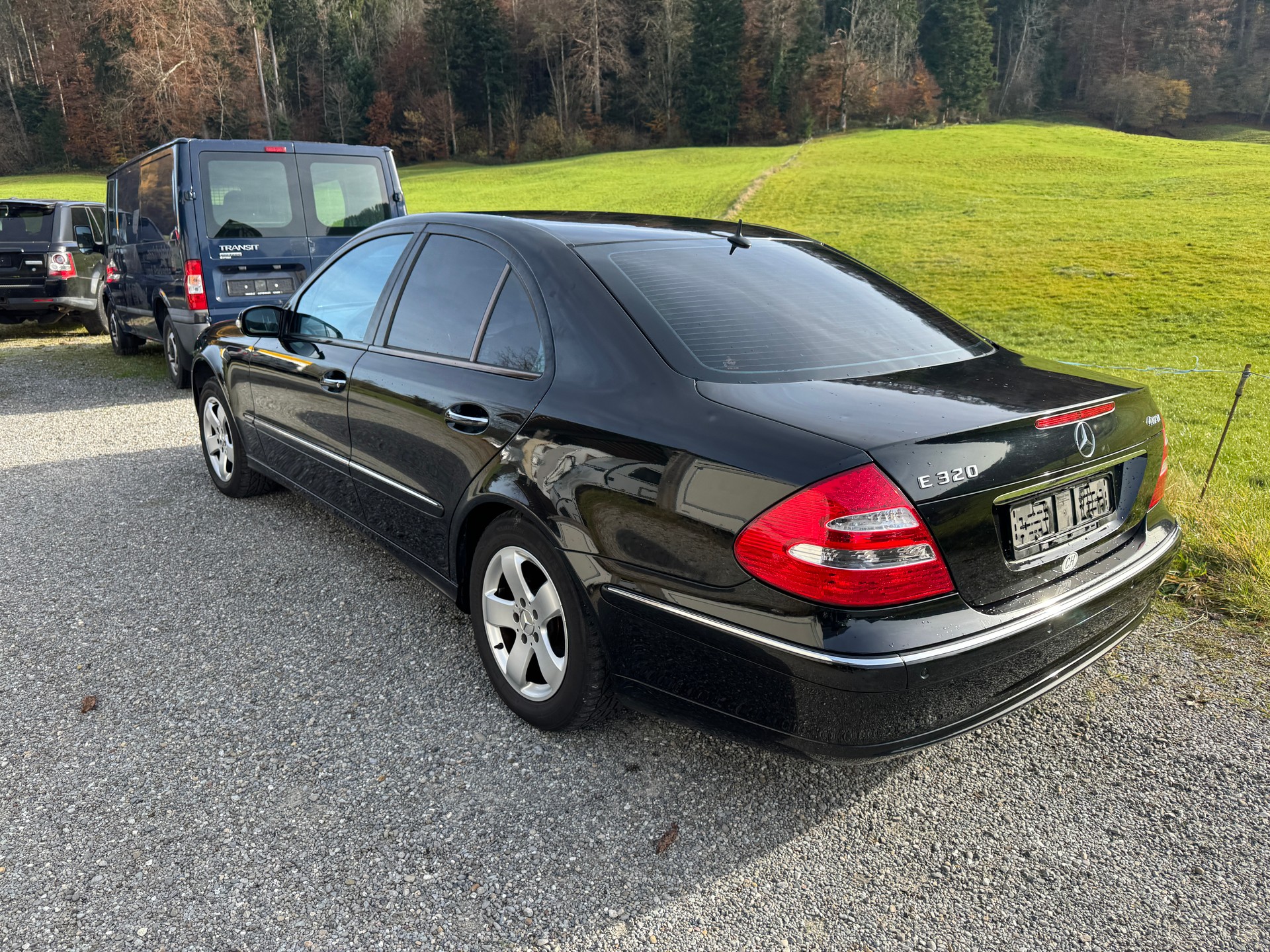 MERCEDES-BENZ E 320 Avantgarde 4Matic Automatic-image-4