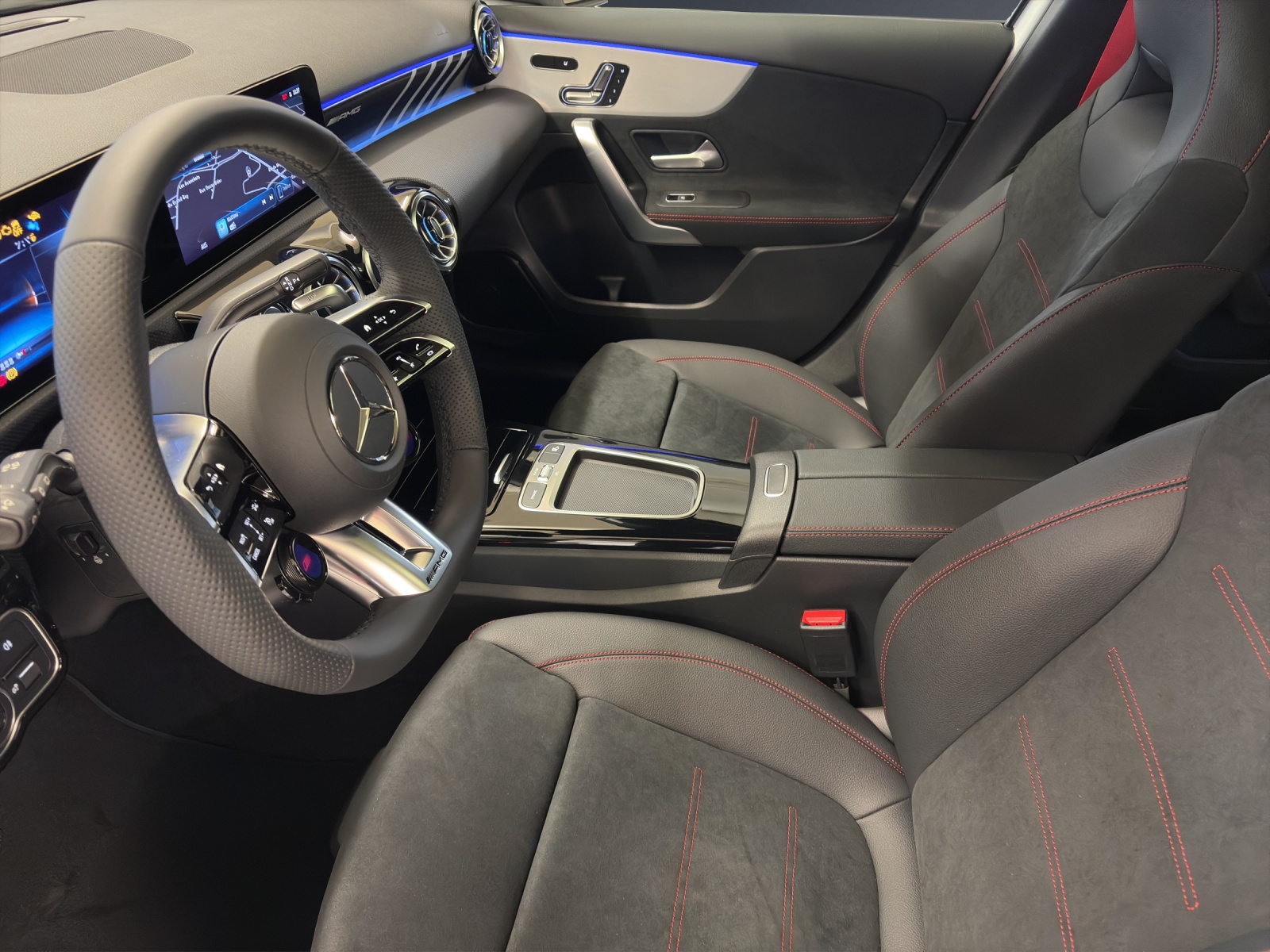 MERCEDES-BENZ A AMG 35 4M Berline Compacte-image-8