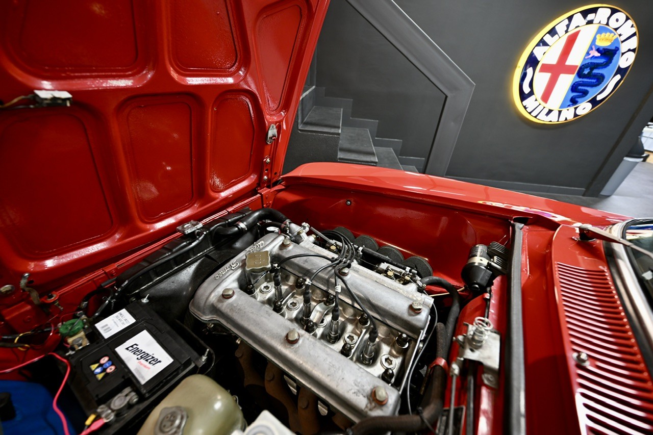 ALFA ROMEO GTV 2000-image-12