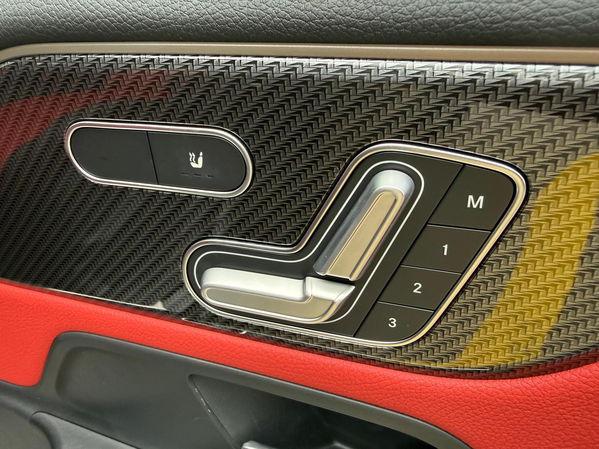 MERCEDES-BENZ GLA 45 S AMG 4Matic+ 8G-Speedshift DCT-image-5