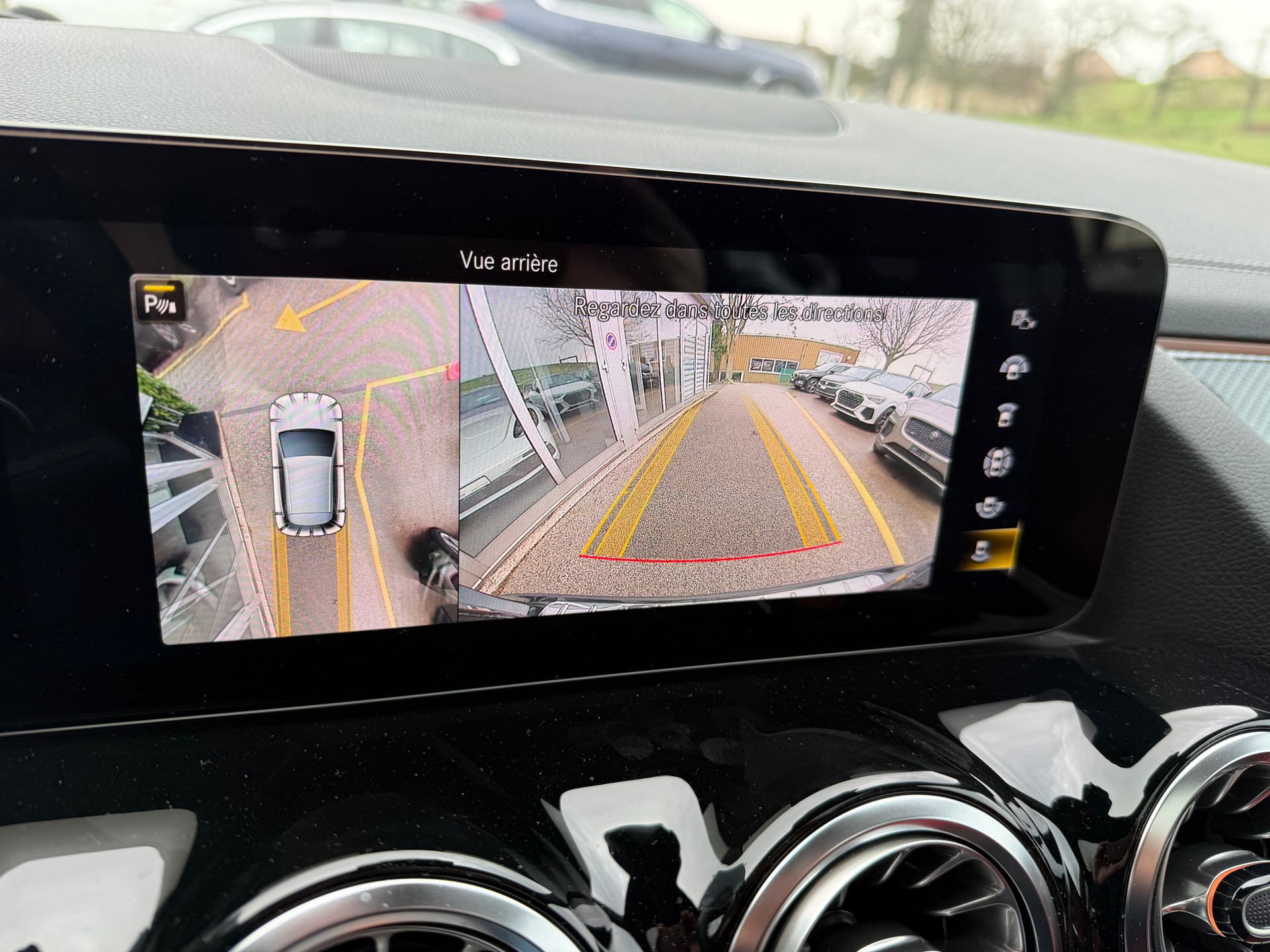 MERCEDES-BENZ GLA 45 S AMG 4Matic+ 8G-Speedshift DCT-image-11