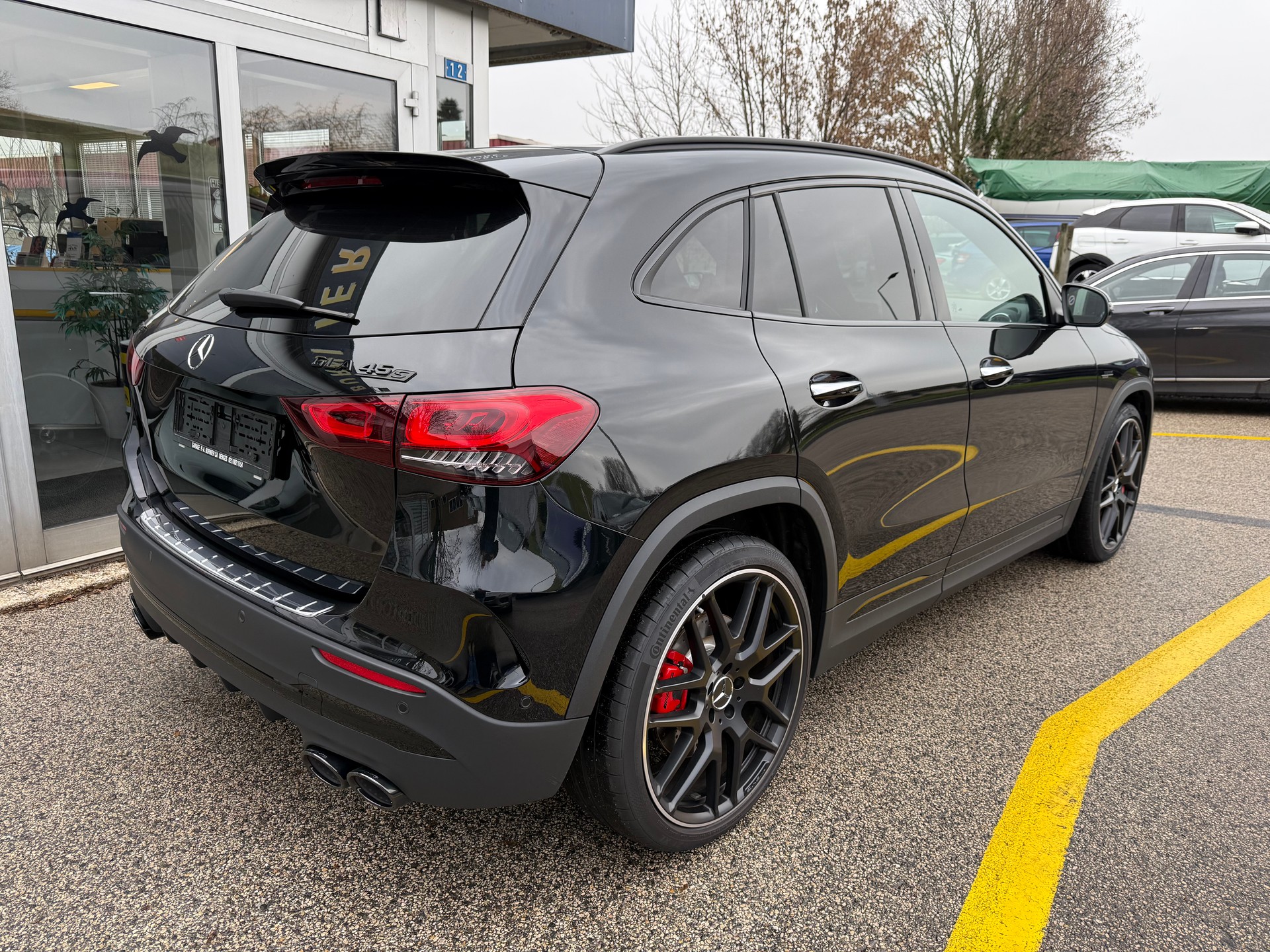 MERCEDES-BENZ GLA 45 S AMG 4Matic+ 8G-Speedshift DCT-showroom-element-3