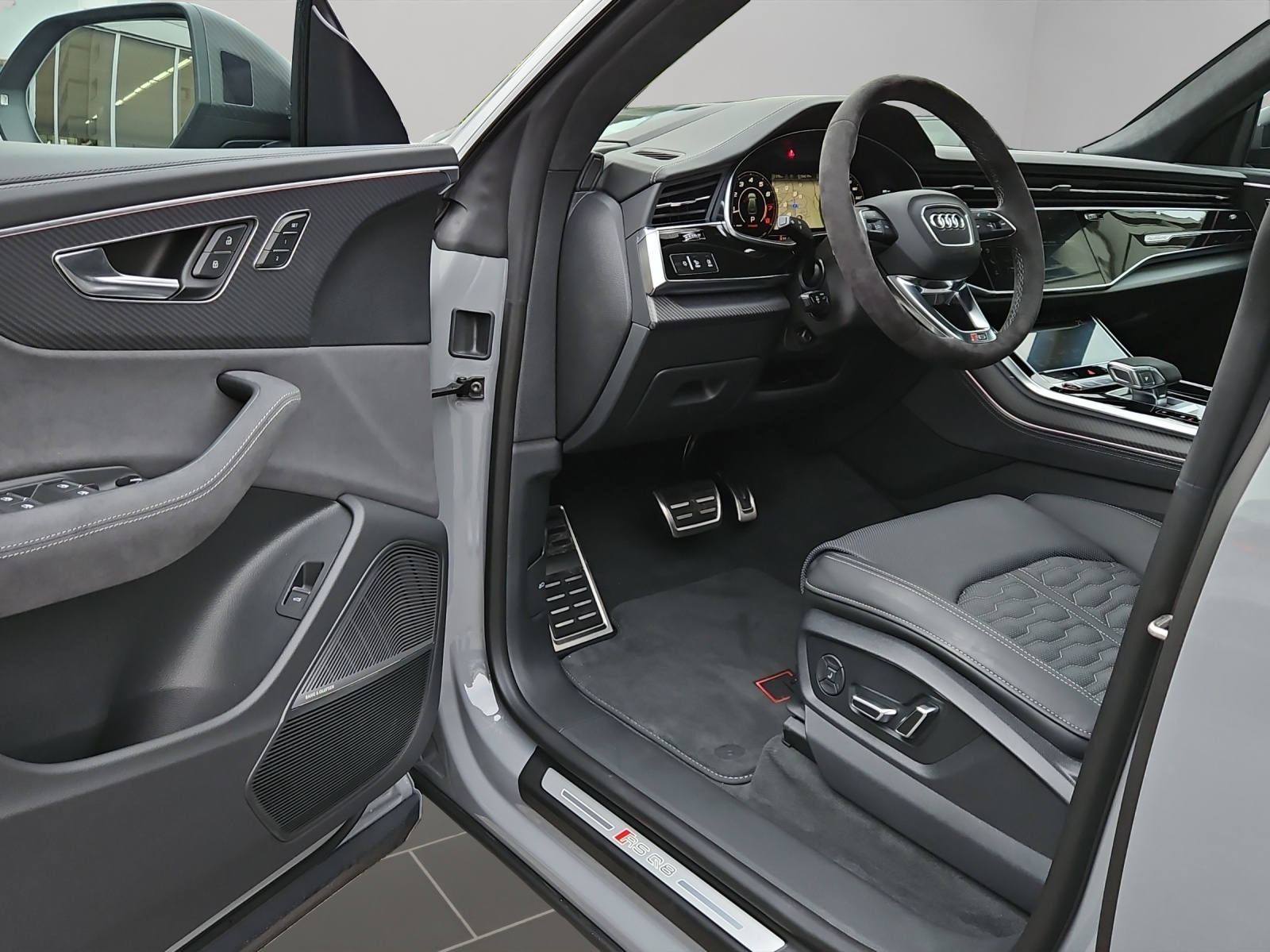 AUDI RSQ8 performance quattro-image-11