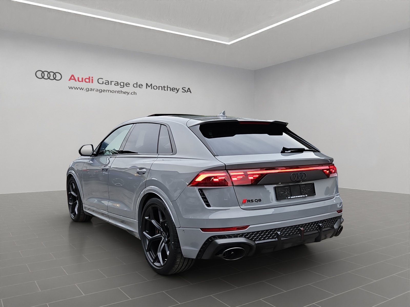 AUDI RSQ8 performance quattro-image-5