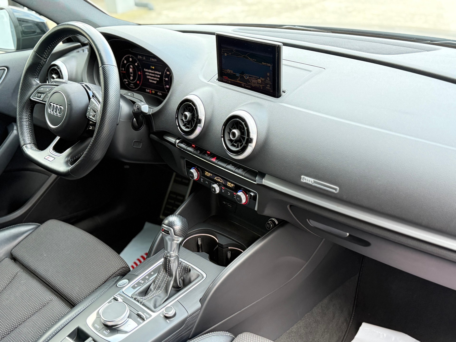 AUDI A3 Limousine 35 TDI Sport S-tronic-image-16