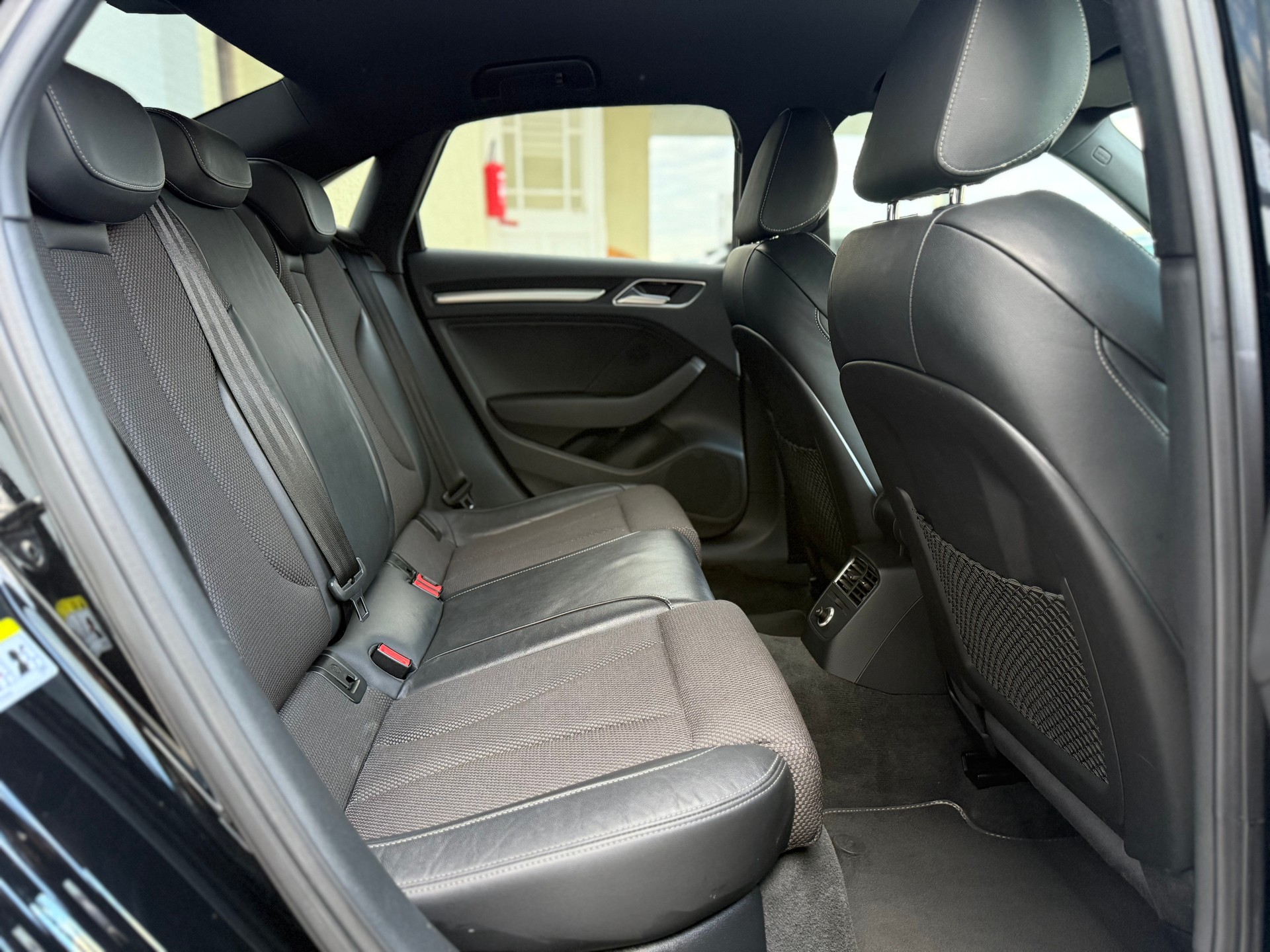 AUDI A3 Limousine 35 TDI Sport S-tronic-image-14