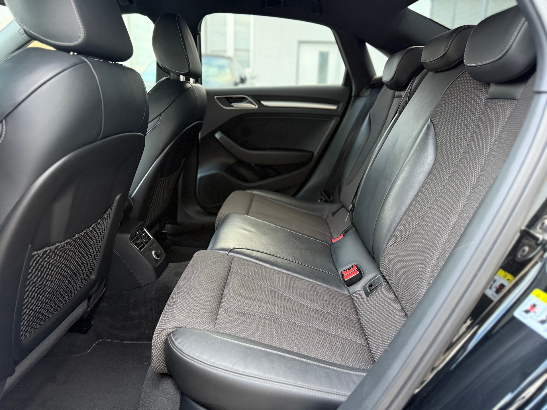 AUDI A3 Limousine 35 TDI Sport S-tronic-image-12