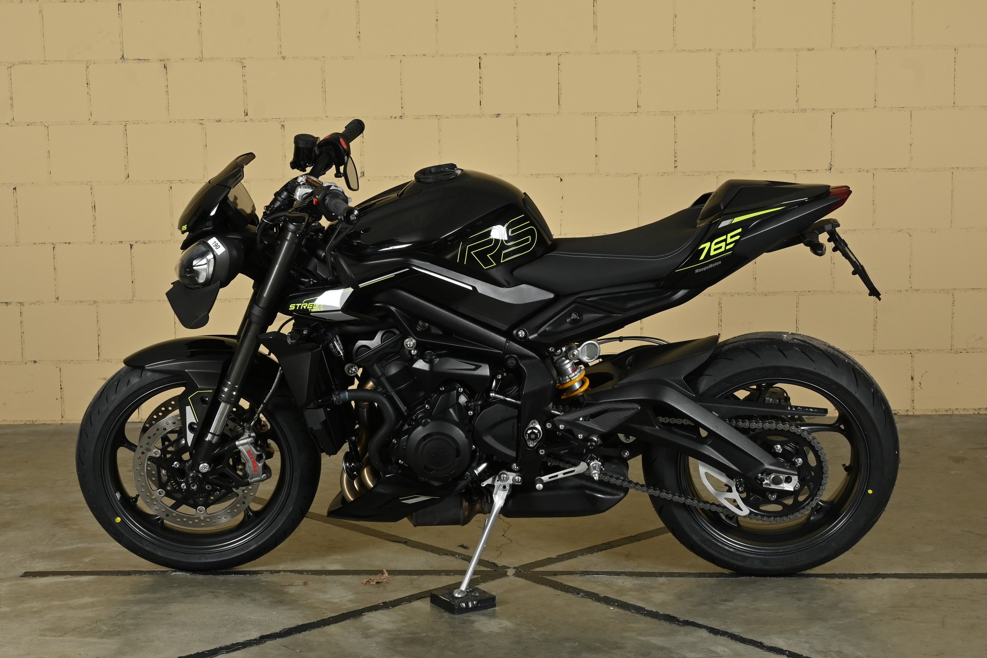 TRIUMPH Street Triple RS 765-showroom-element-3