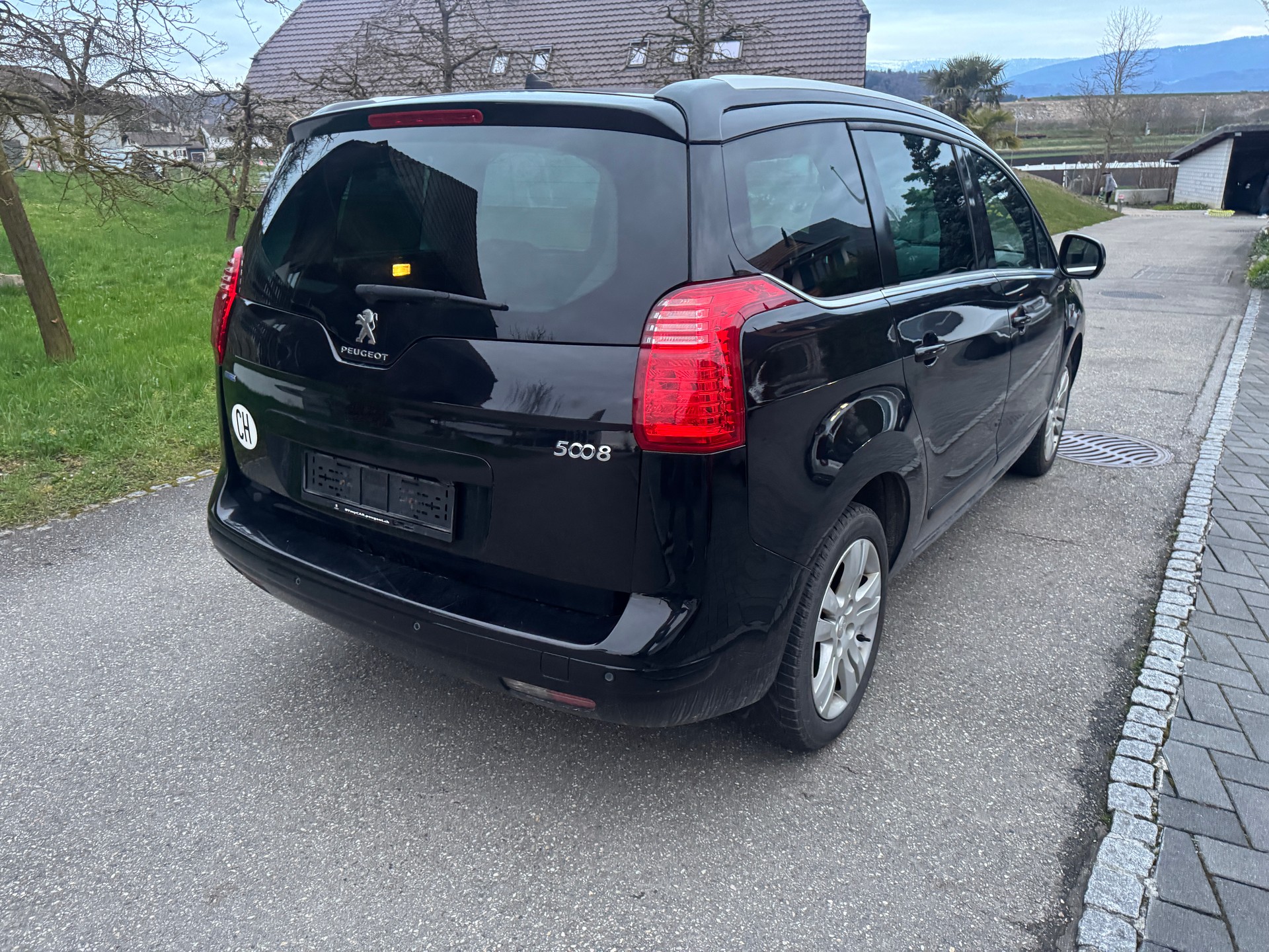 PEUGEOT 5008 1.6 BlueHDi Business Line Tiptronic-image-3