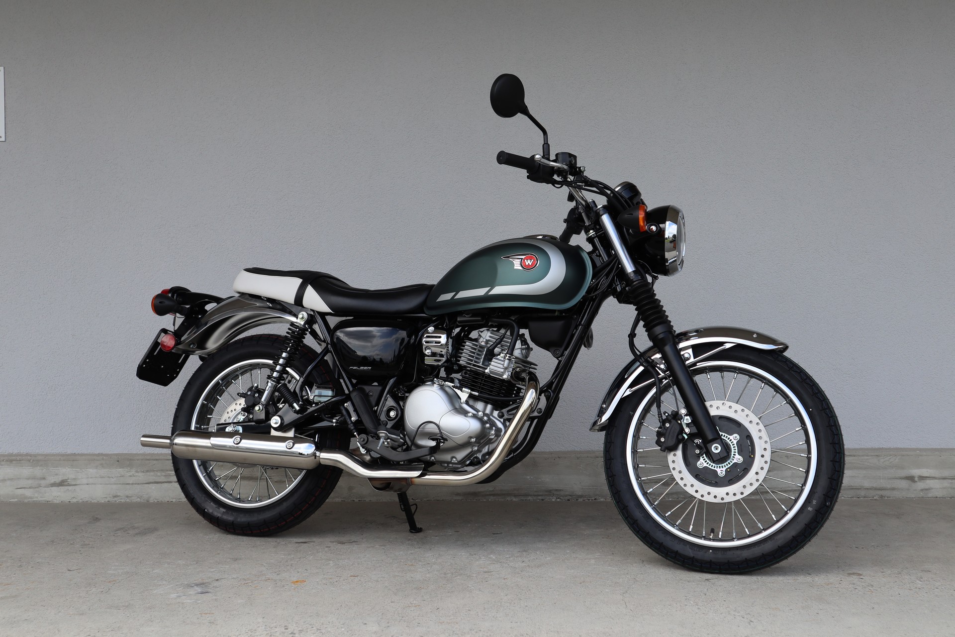 KAWASAKI W 230-showroom-element-1