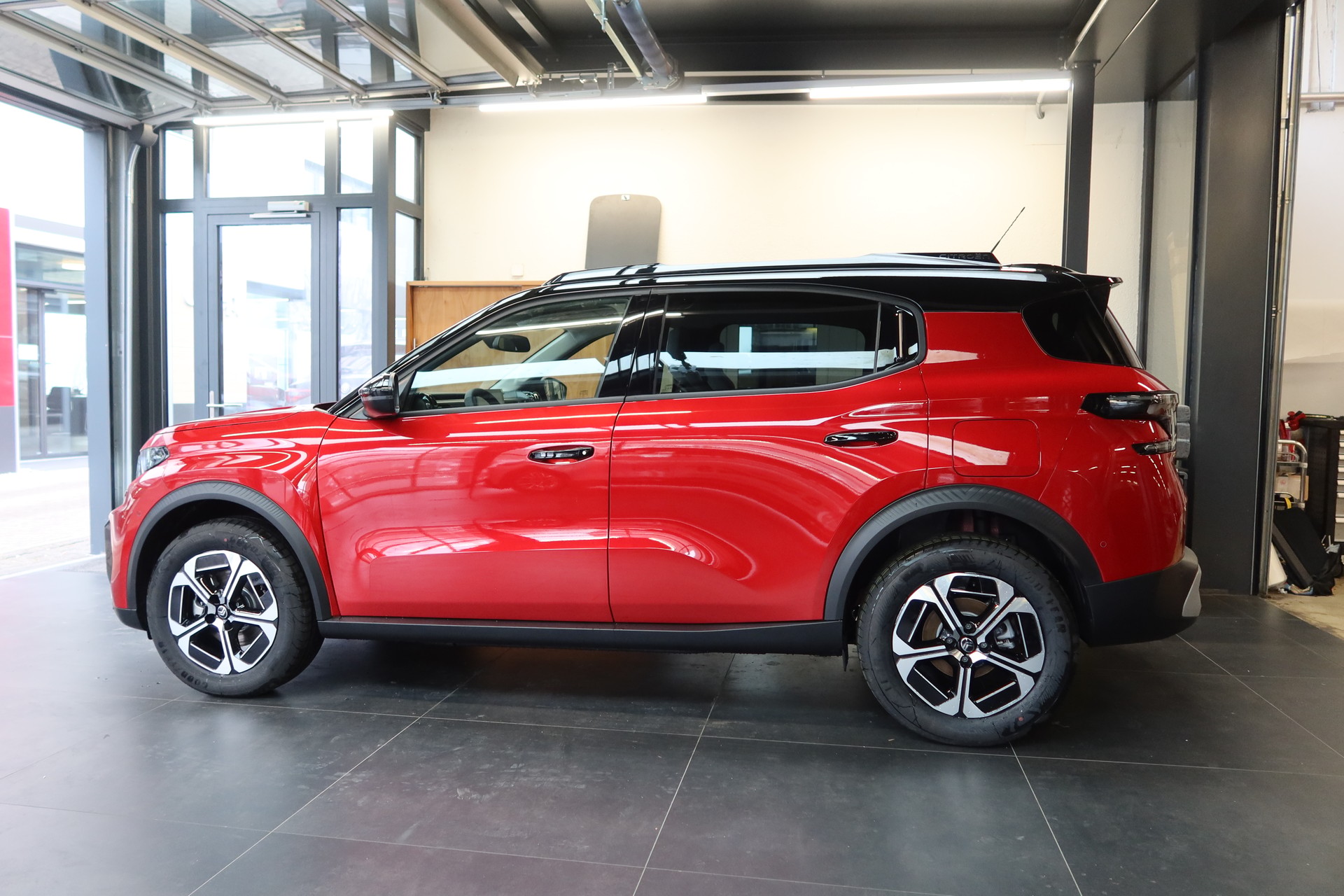CITROEN e-C3 Aircross 54kWh Max-image-3