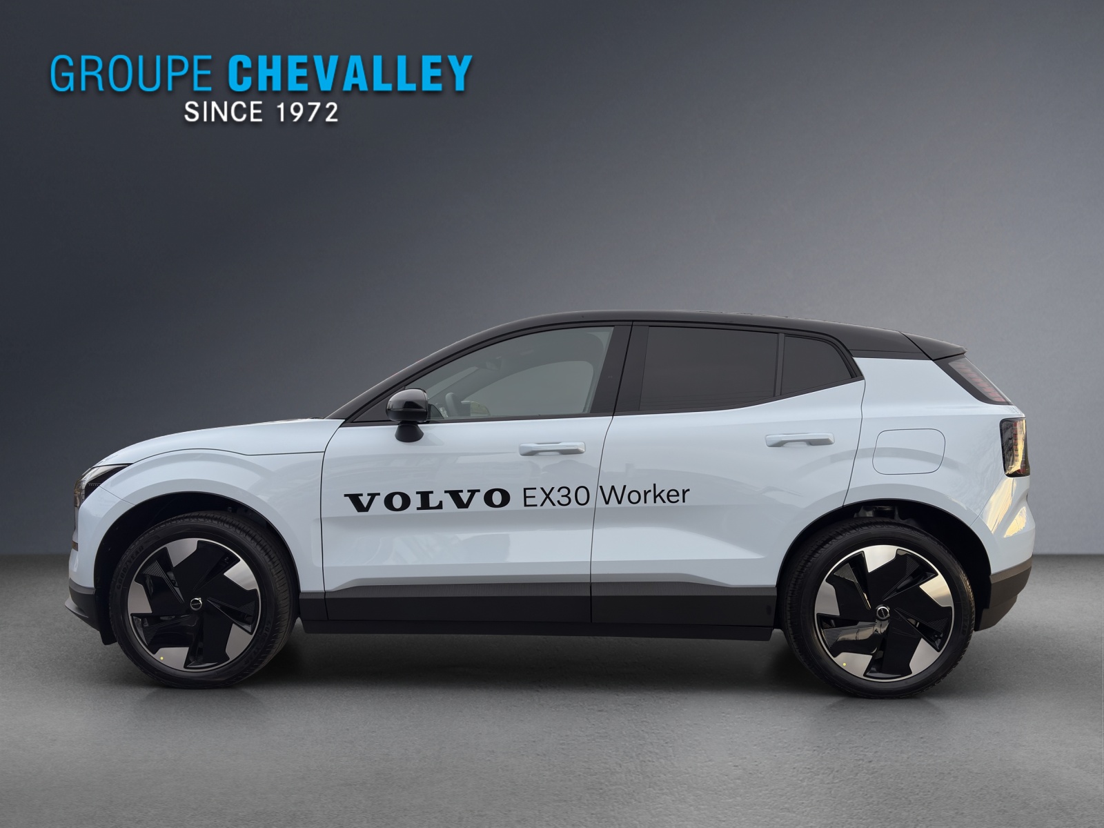VOLVO EX30 E60 69kWh Single Motor Extended Range Plus WORKER-image-2