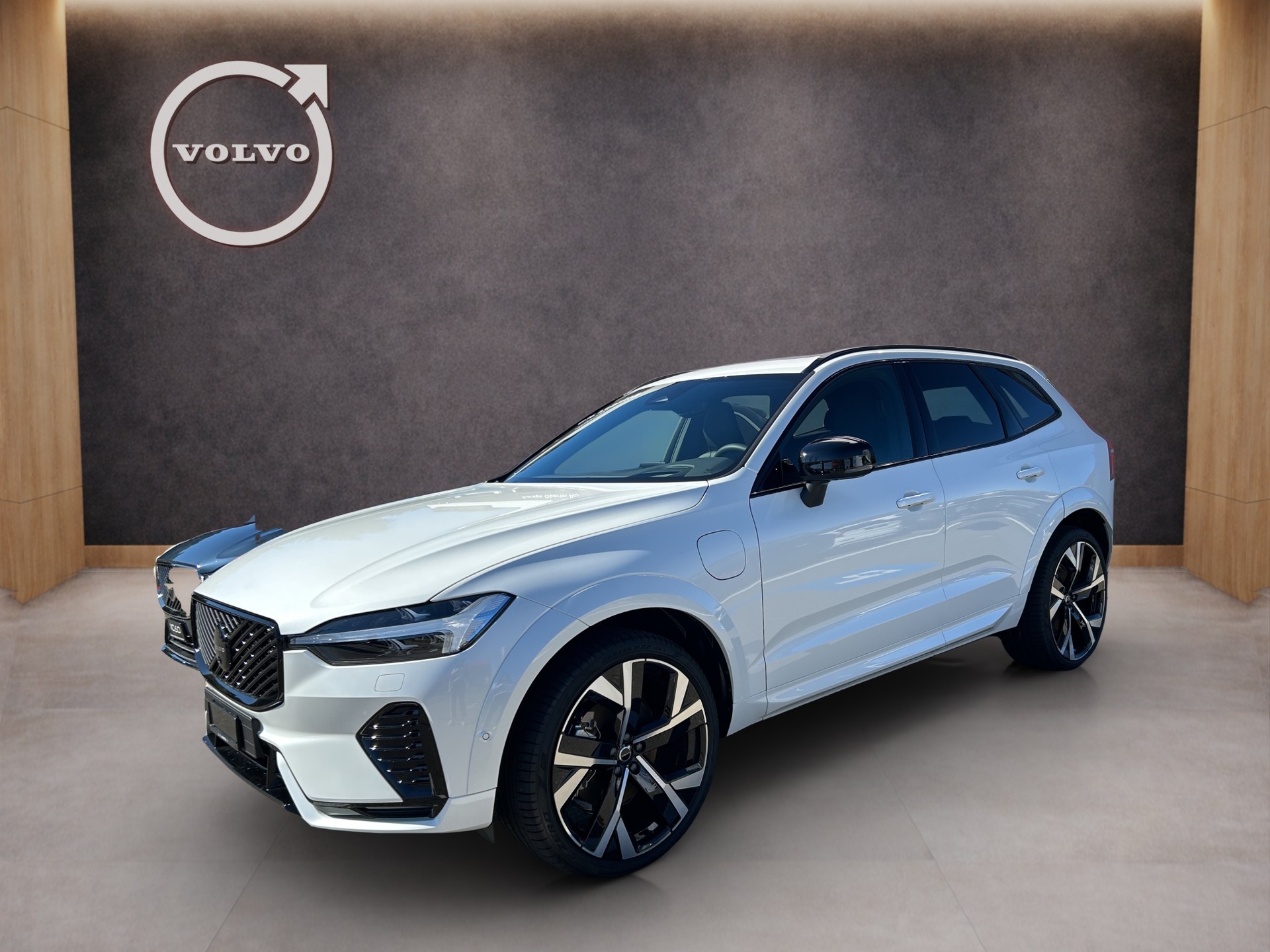 VOLVO XC60 2.0 T8 TE Black Edition eAWD-image-0