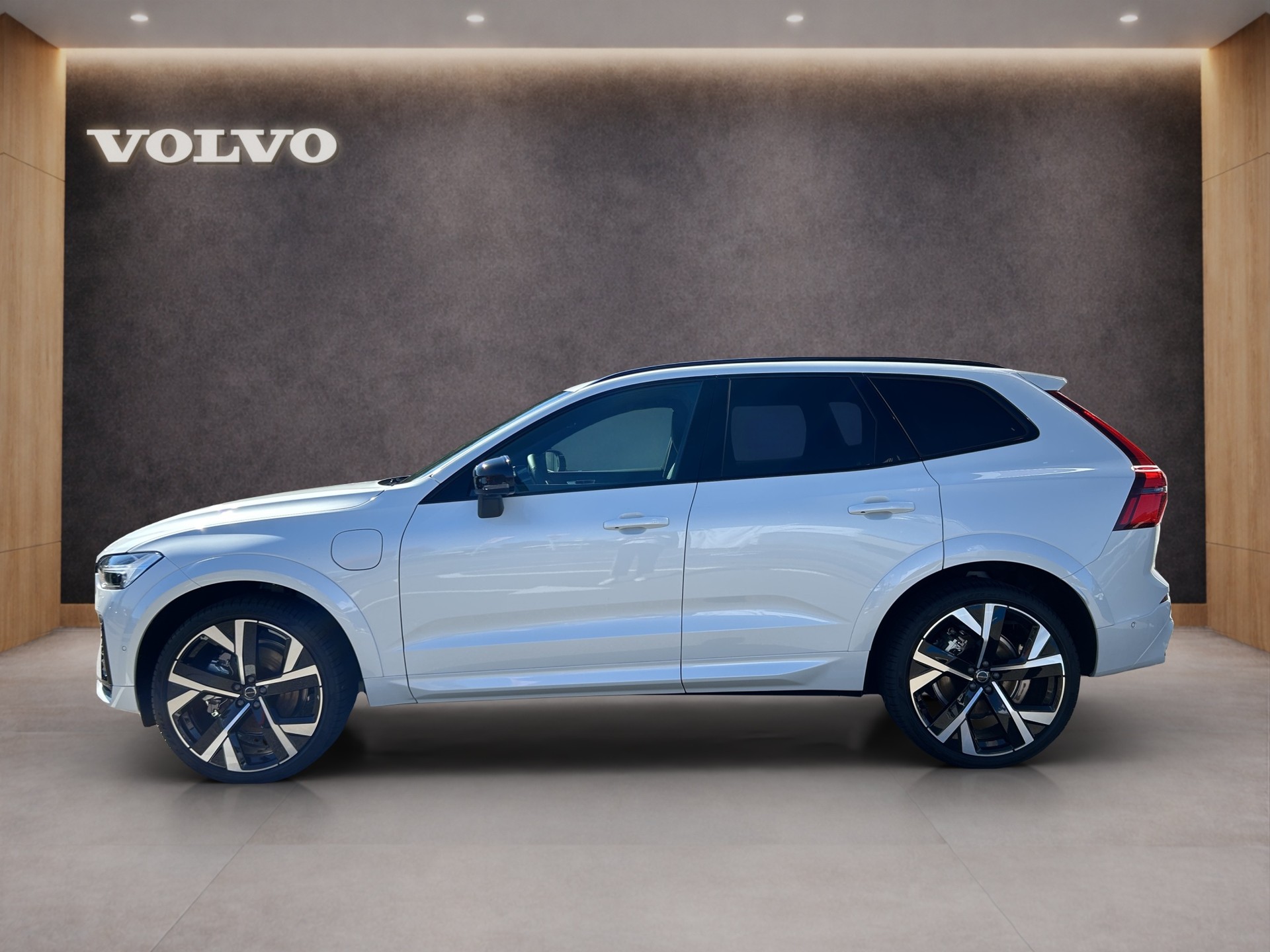 VOLVO XC60 2.0 T8 TE Black Edition eAWD-image-1