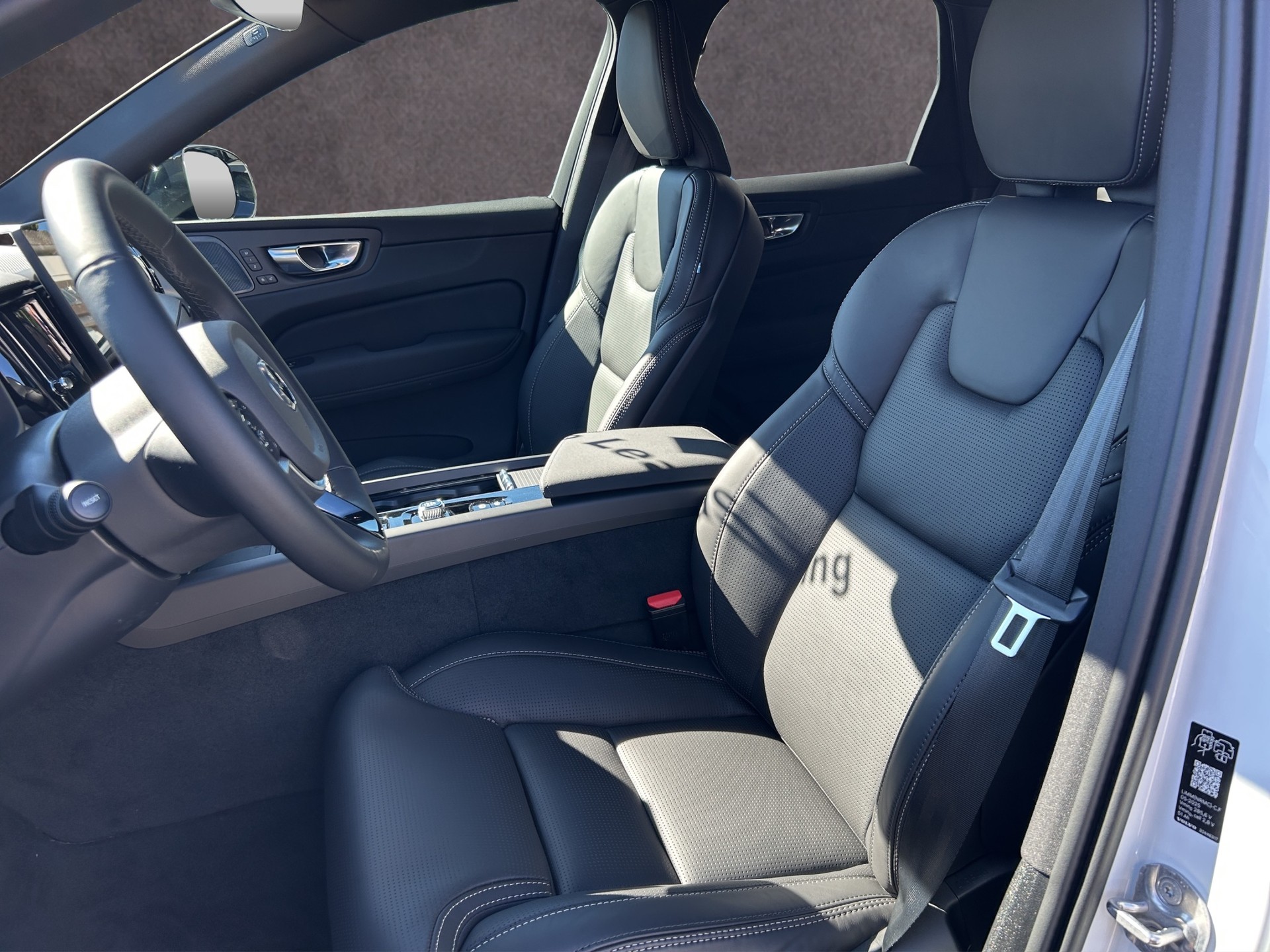VOLVO XC60 2.0 T8 TE Black Edition eAWD-image-8