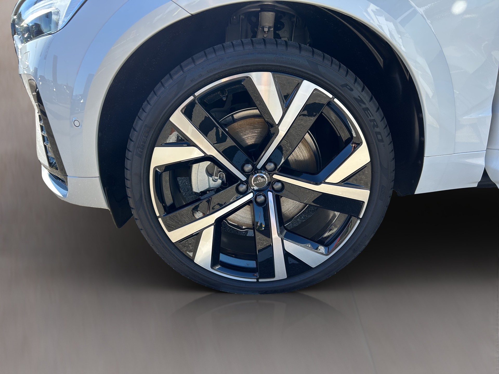 VOLVO XC60 2.0 T8 TE Black Edition eAWD-image-16