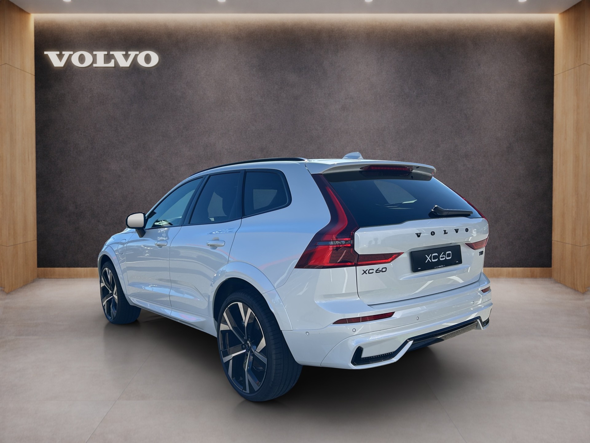 VOLVO XC60 2.0 T8 TE Black Edition eAWD-image-2