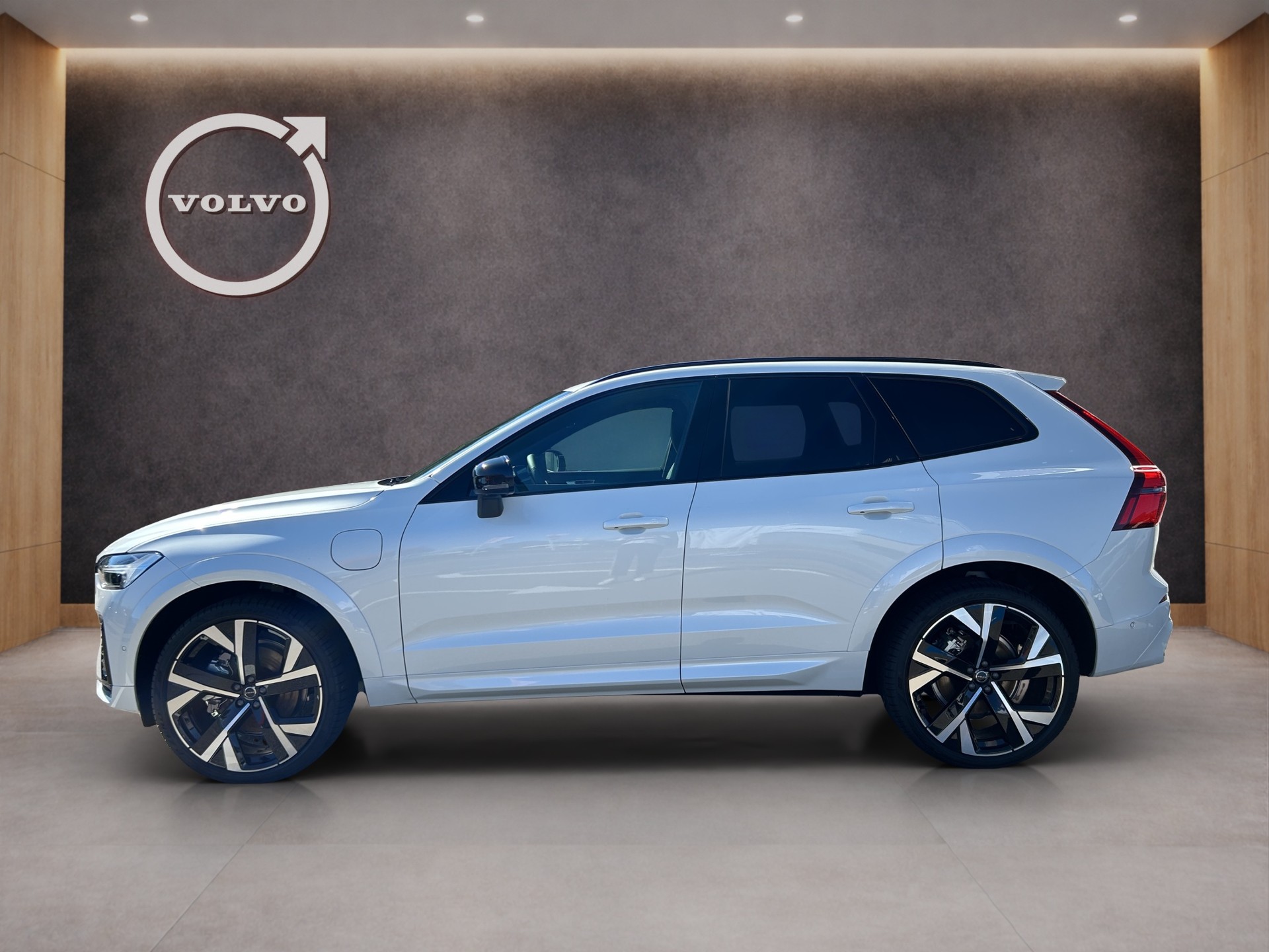 VOLVO XC60 2.0 T8 TE Black Edition eAWD-image-2