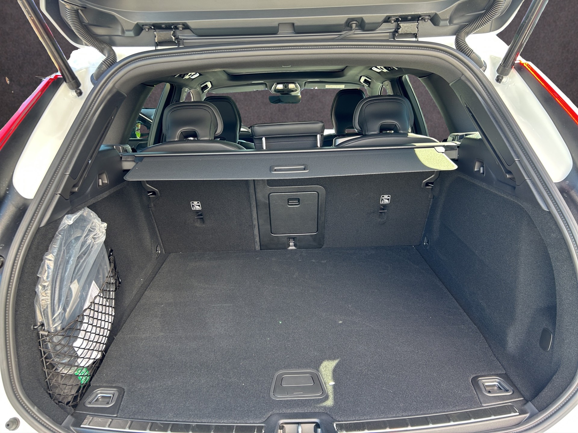 VOLVO XC60 2.0 T8 TE Black Edition eAWD-image-12