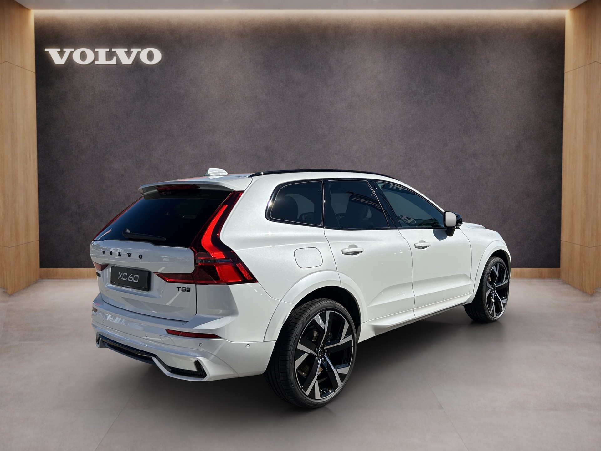 VOLVO XC60 2.0 T8 TE Black Edition eAWD-image-4