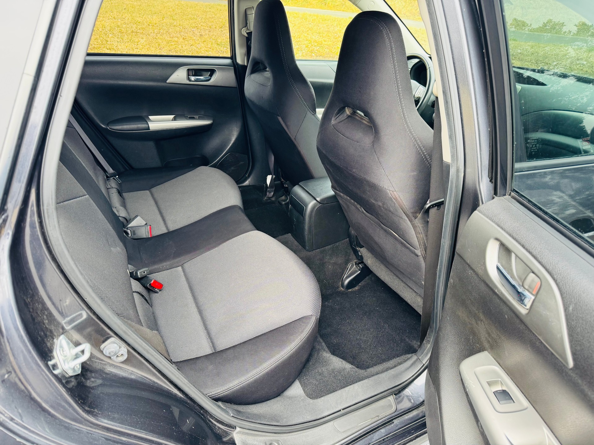 SUBARU Impreza 2.0D Swiss-image-12