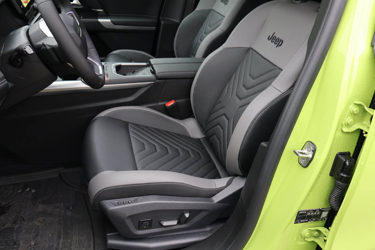 JEEP Compass 1.2 MHEV First Edition-image-11