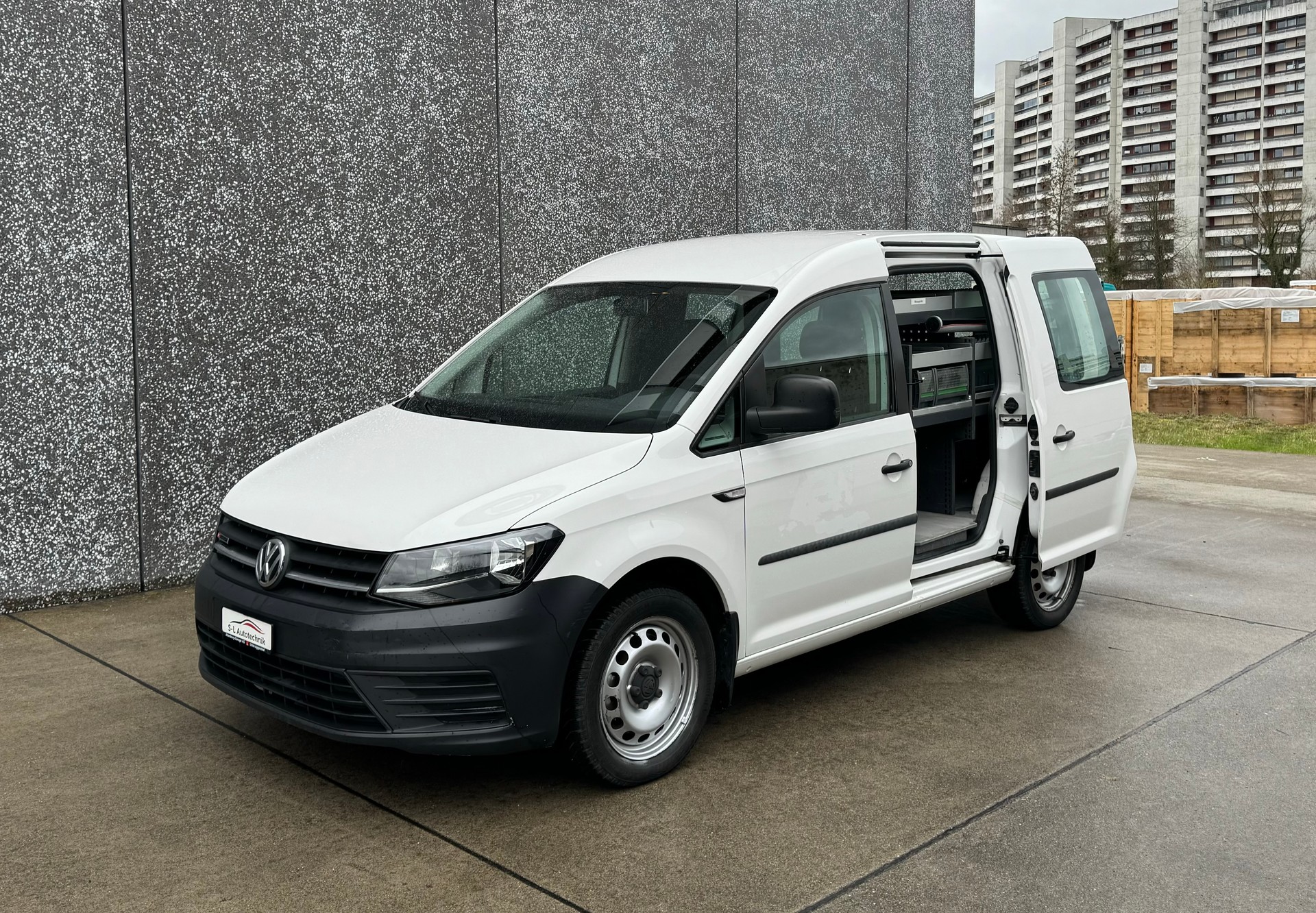 VW Caddy 2.0TDI 4Motion BlueMotion Technology DSG-image-0