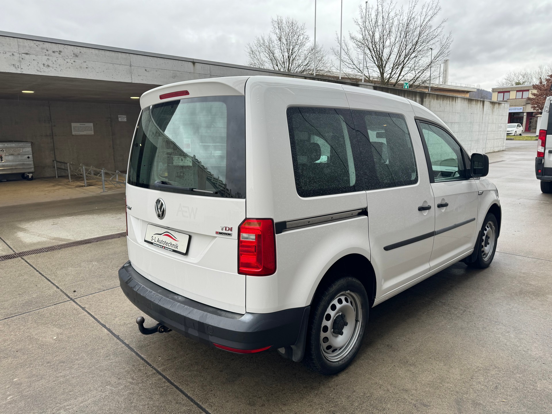 VW Caddy 2.0TDI 4Motion BlueMotion Technology DSG-image-9