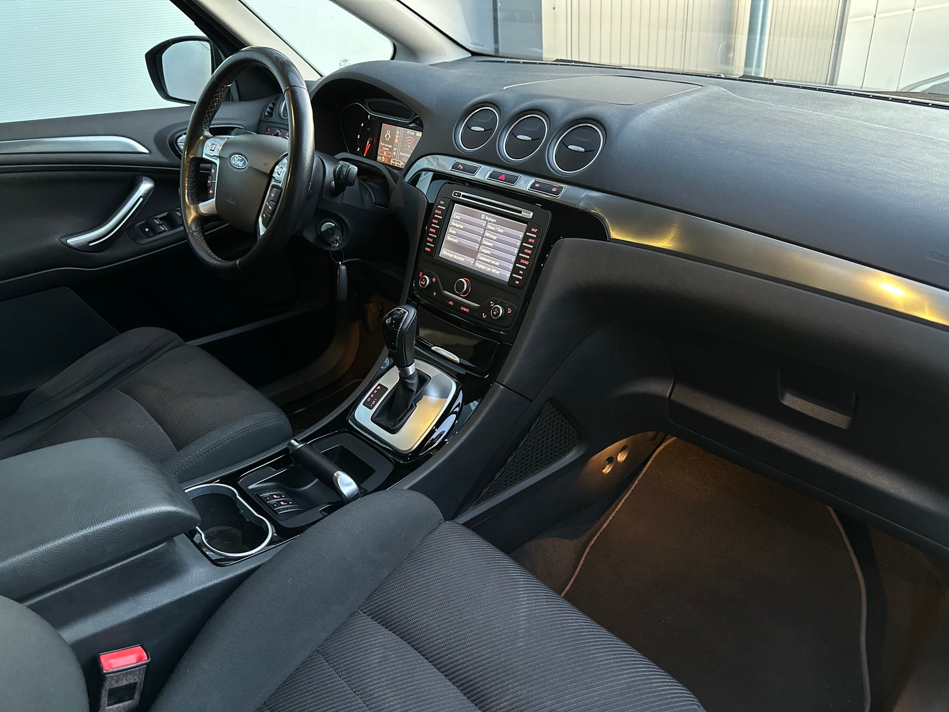 FORD S-Max 2.0 TDCi Titanium PowerShift-image-7