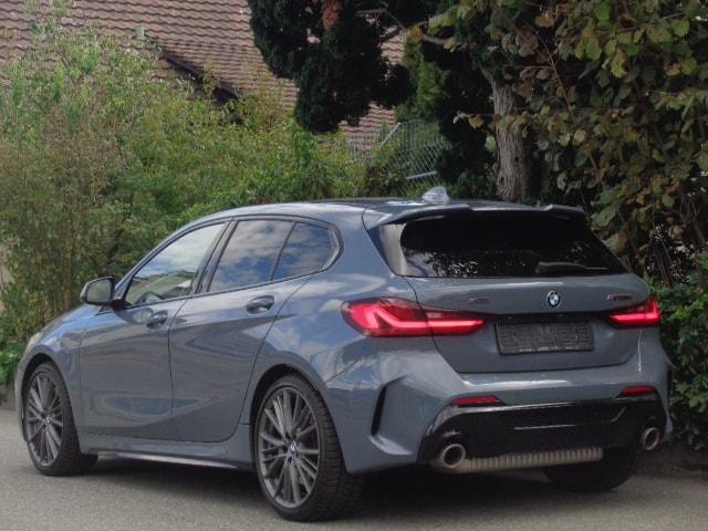 BMW M135i xDrive Steptronic-image-2