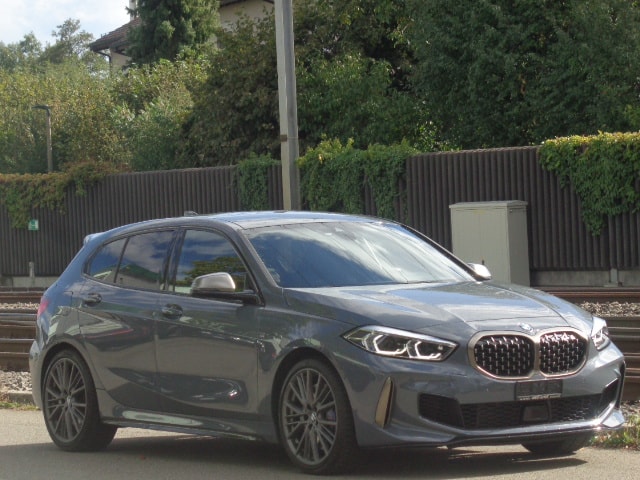BMW M135i xDrive Steptronic-image-14
