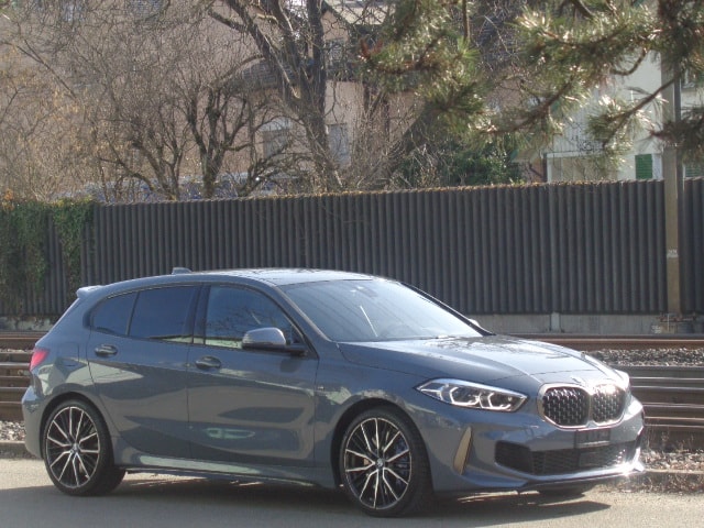 BMW M135i xDrive Steptronic-image-14